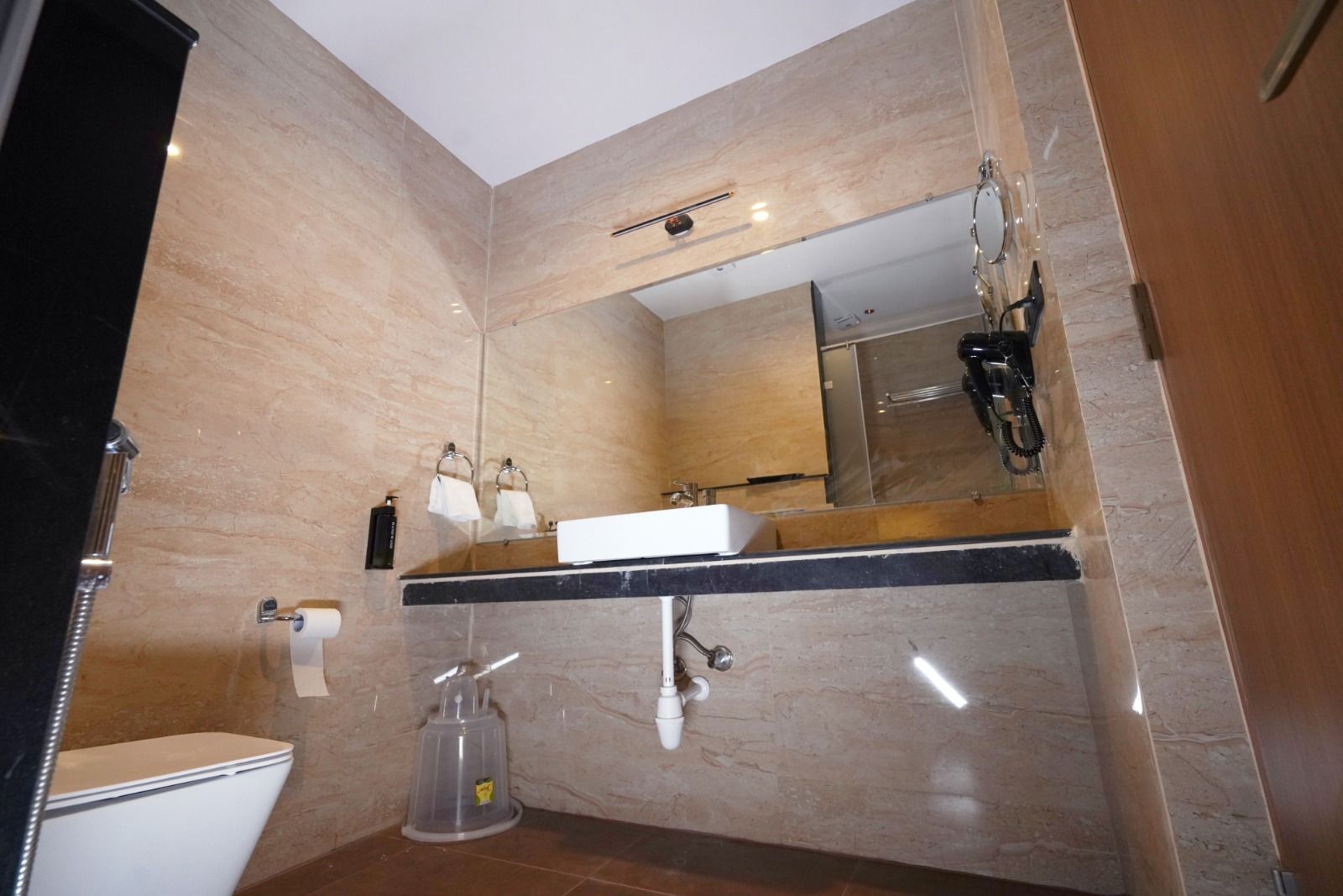 Himayat Grand (Luxury stay) Standard King 5