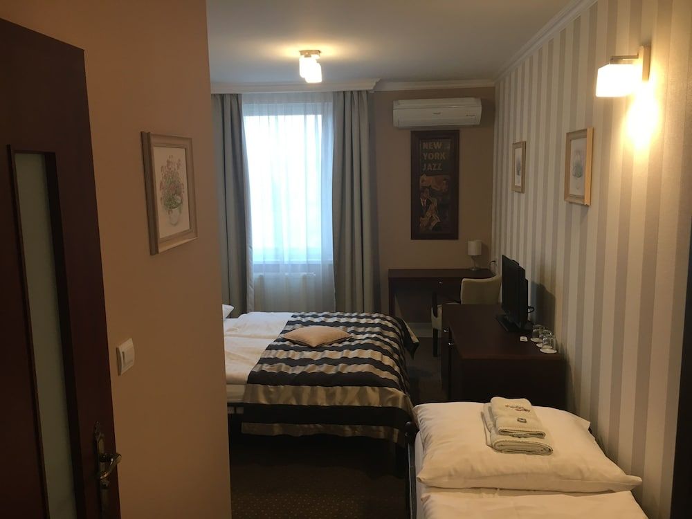 Pension Eden Triple Room 6