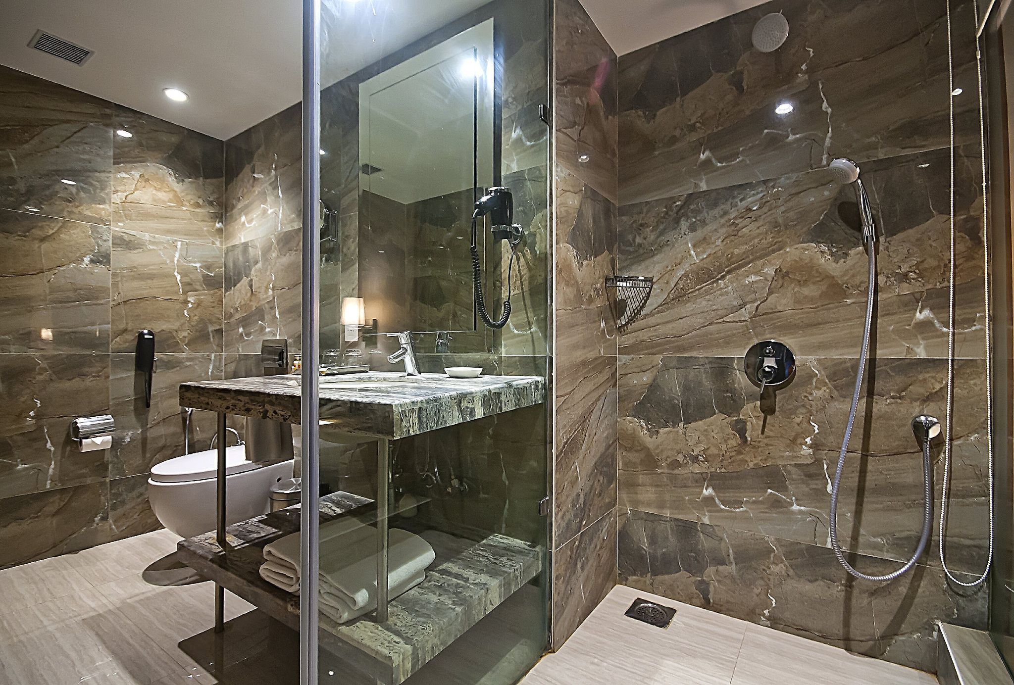 The Grand Bhagwati Deluxe Room 4