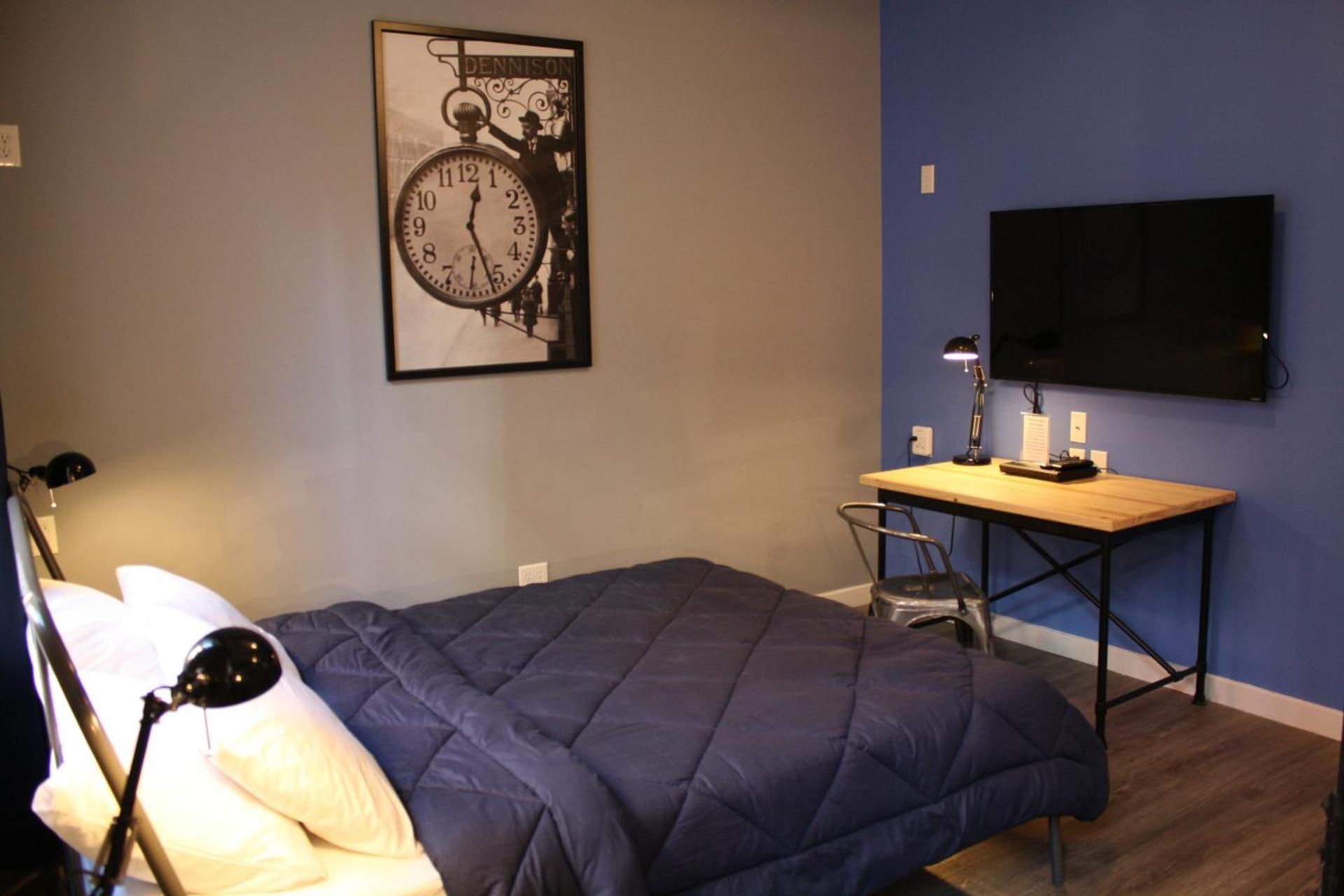 Apple Hostels Standard Queen Room