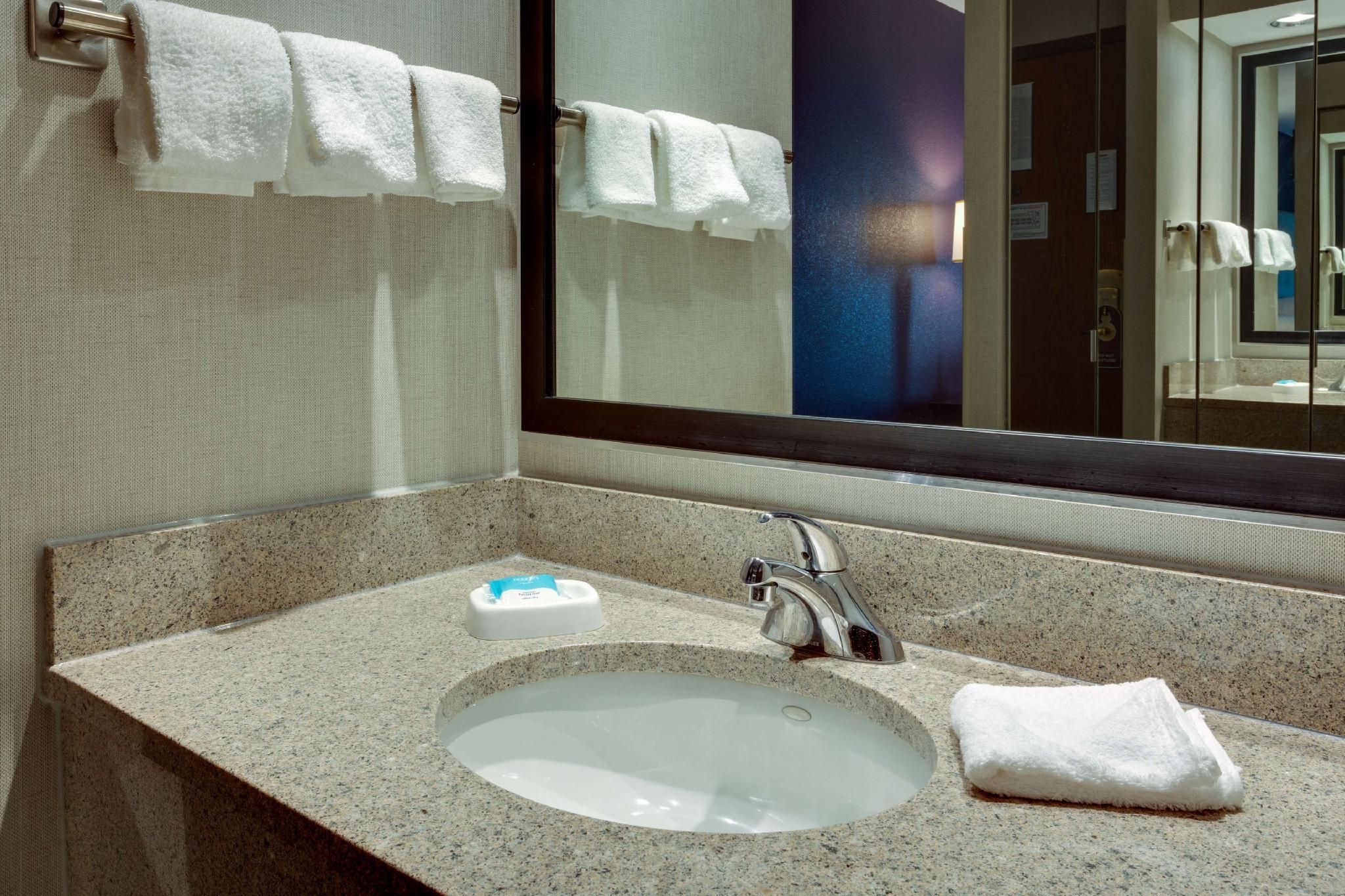 1 King Bed Upper Floor, Accessible with Tub