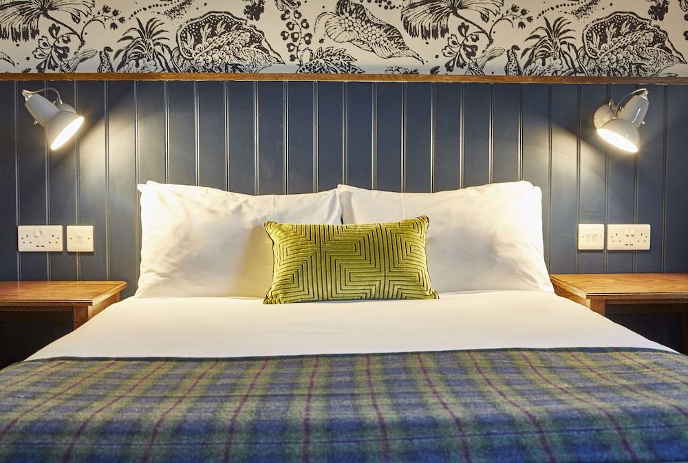 New Inn Hotel by Greene King Inns Family Room 2