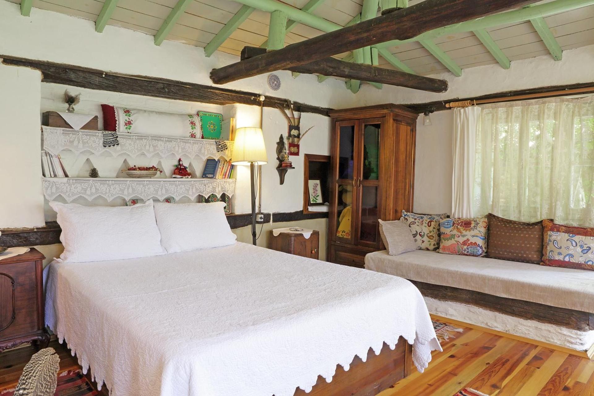 One-Bedroom Standard Apartment