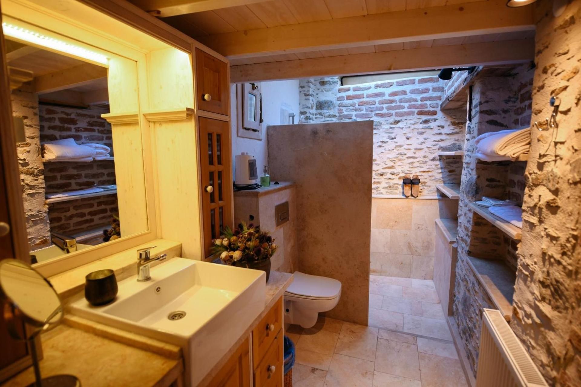 Nisanyan Hotel Deluxe Room 5