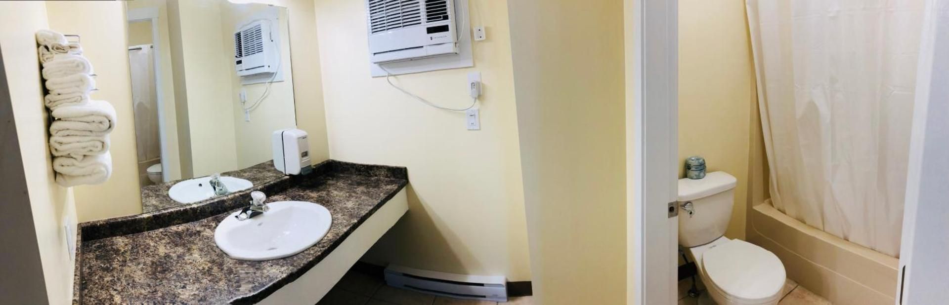 Kings Motor Inn Queen Room 3