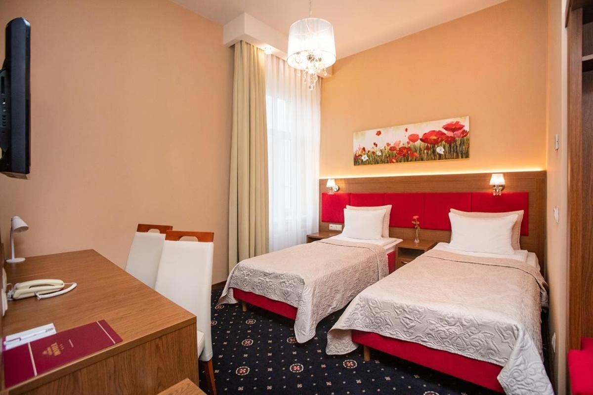 Grein Hotel Twin Room