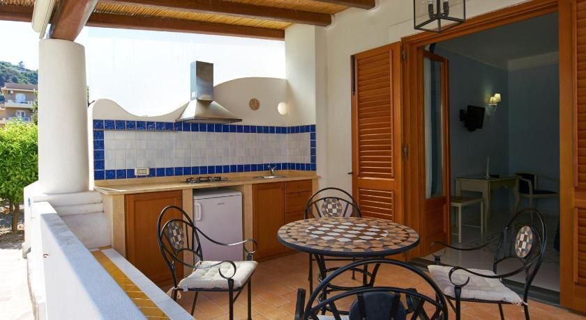 Hotel Residence Mendolita One-Bedroom Apartment 3