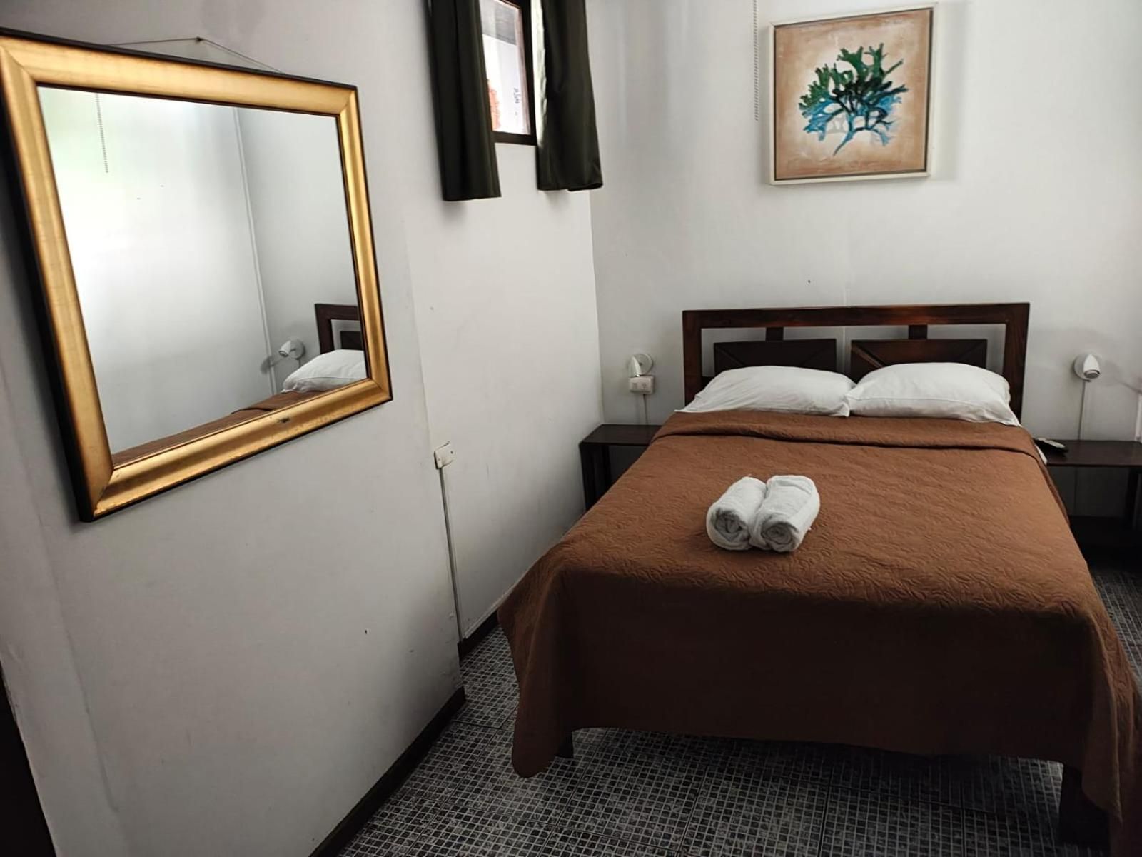 Casa Aldea Hotel Bed & Breakfast Single Room with Private Bathroom