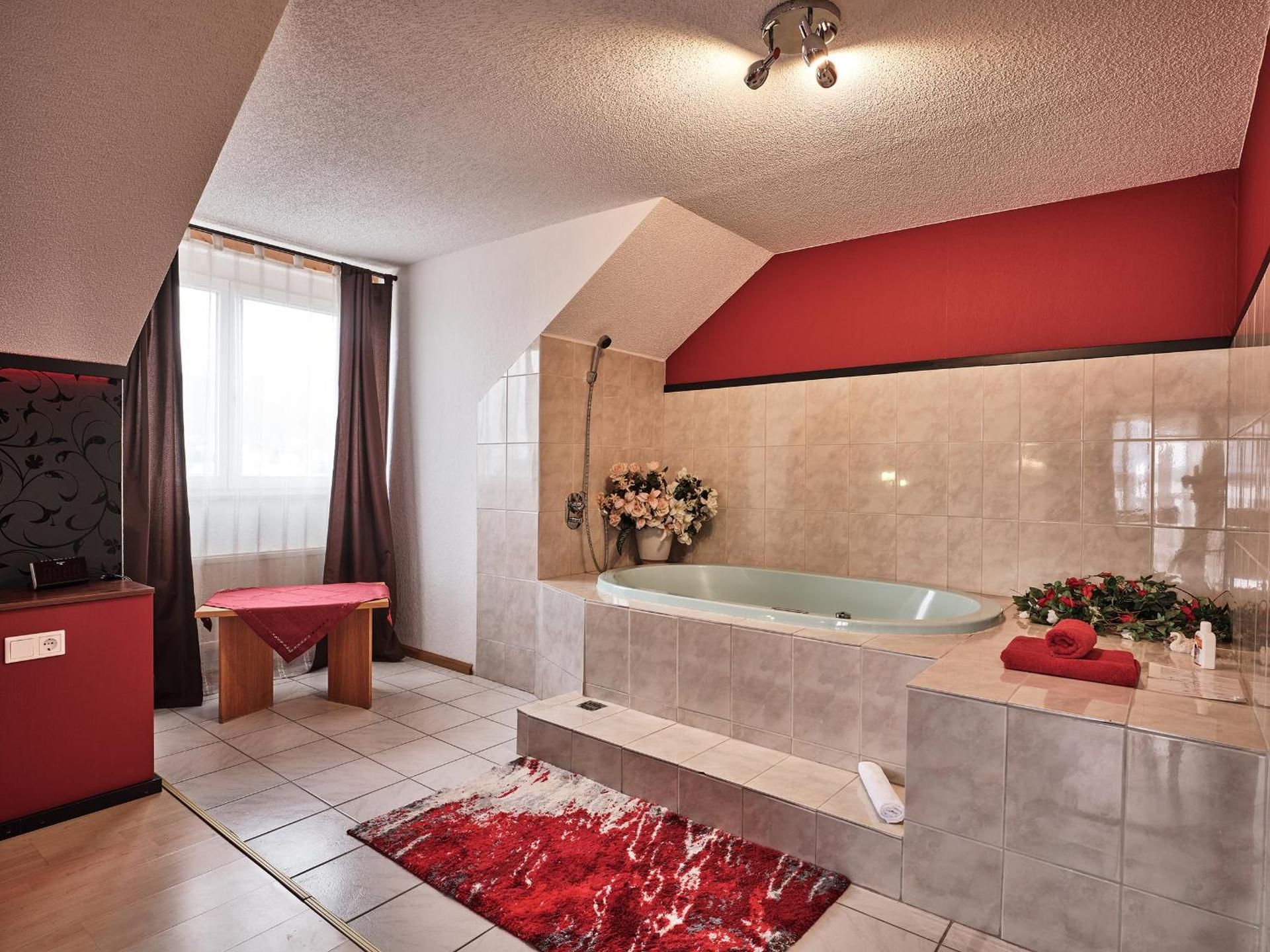 TIPTOP Hotel am Hochrhein Deluxe Suite with Spa Bath 2