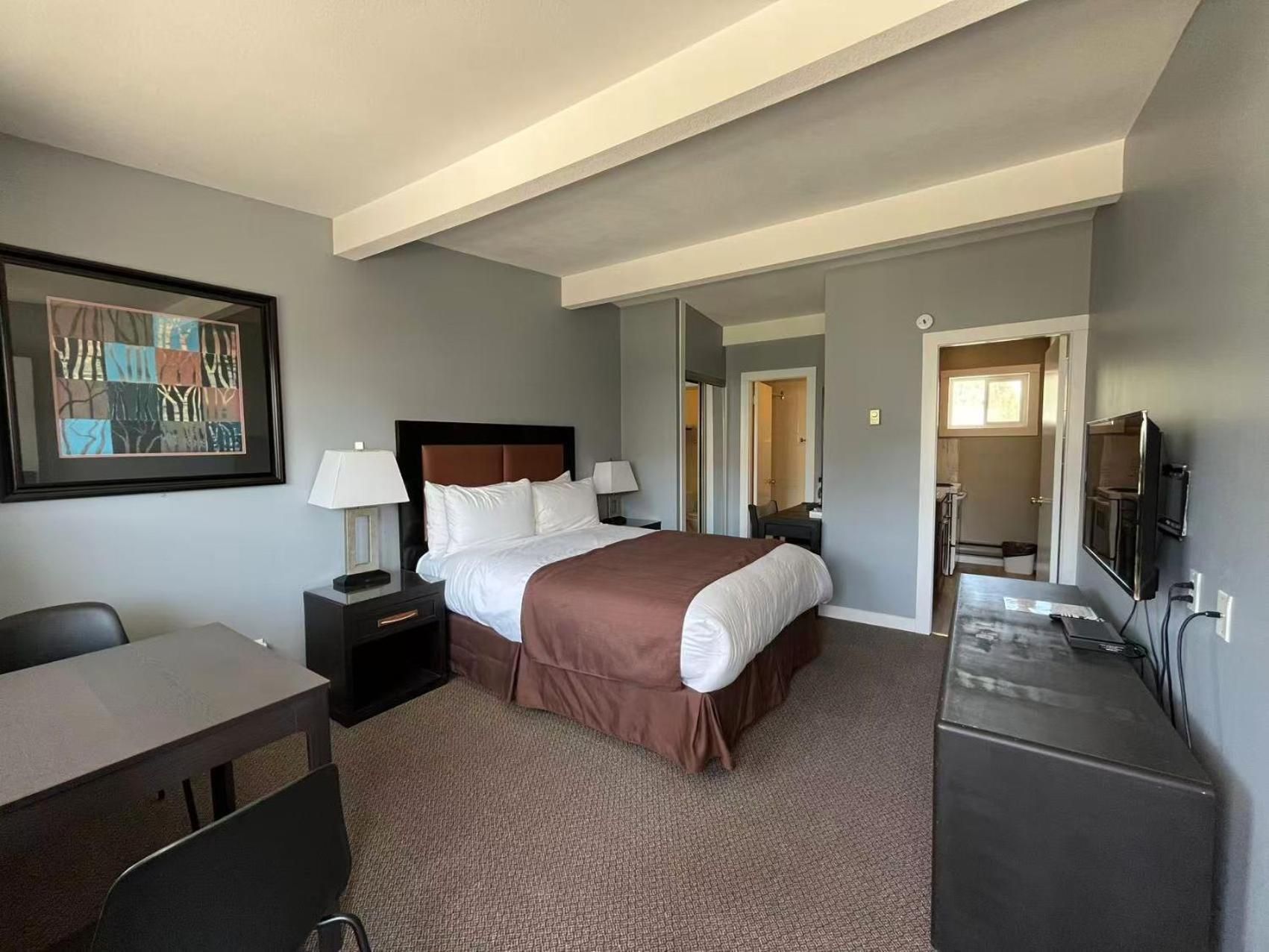 Rondo Motel Queen Suite