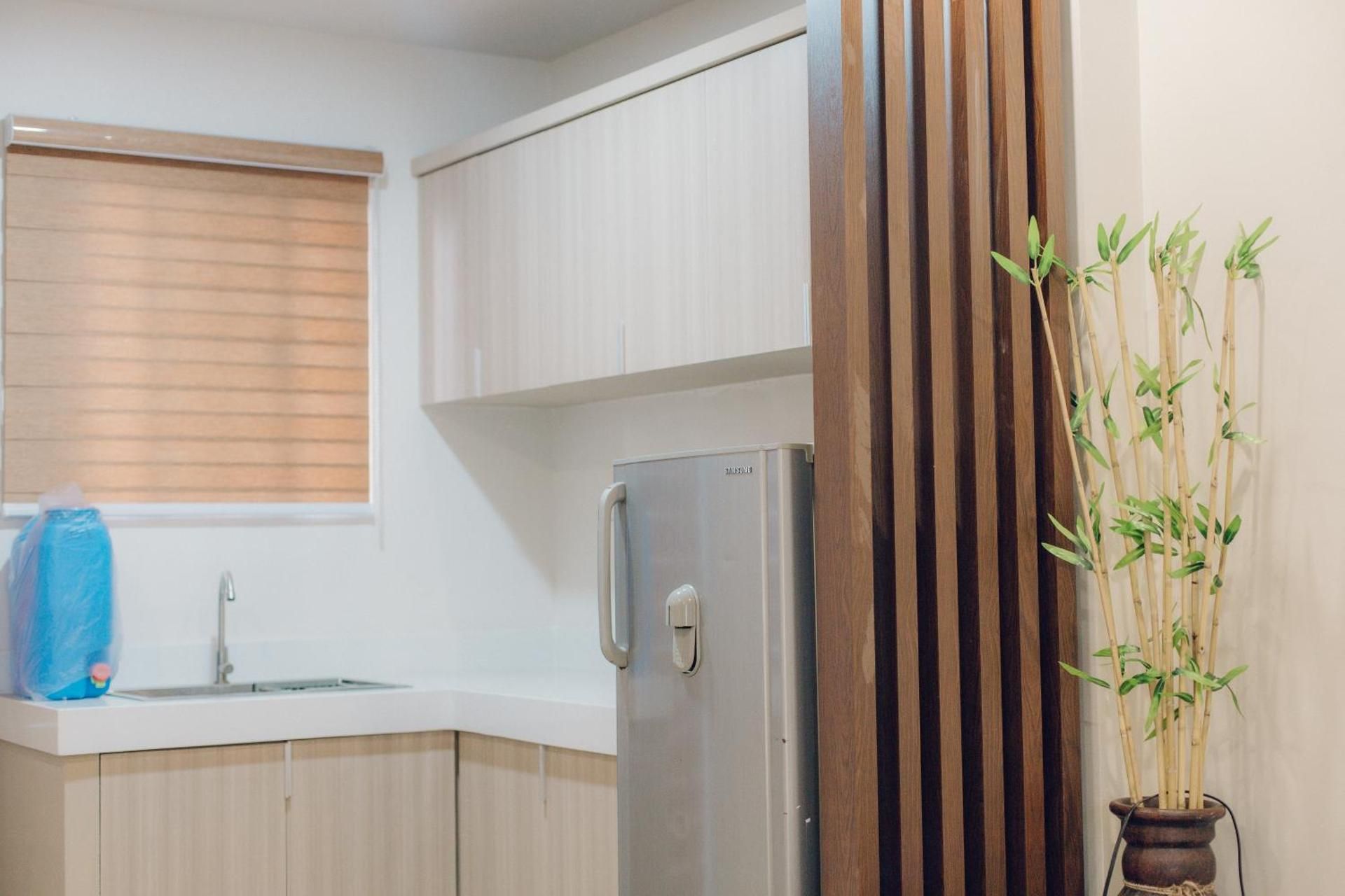 Elyseah Condotel by RedDoorz Executive Suite