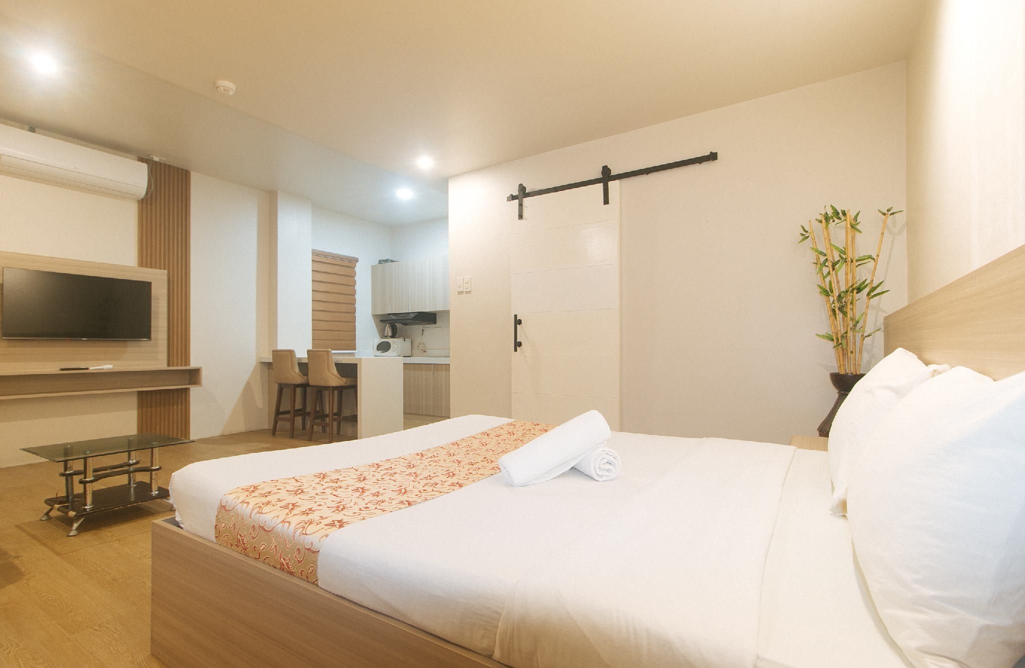 Elyseah Condotel by RedDoorz Standard Room