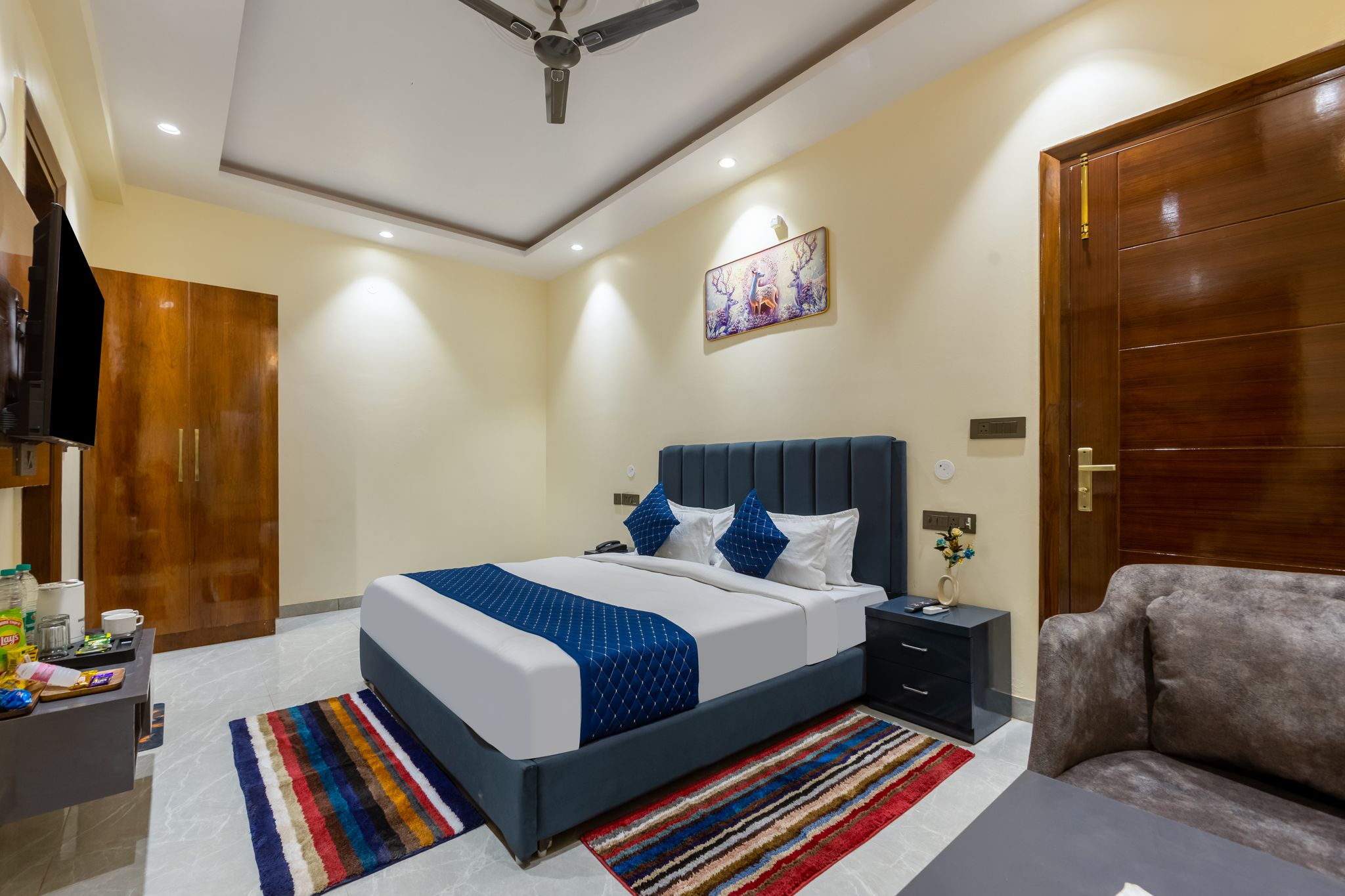 Hotel Elite Clark Deluxe Room 2