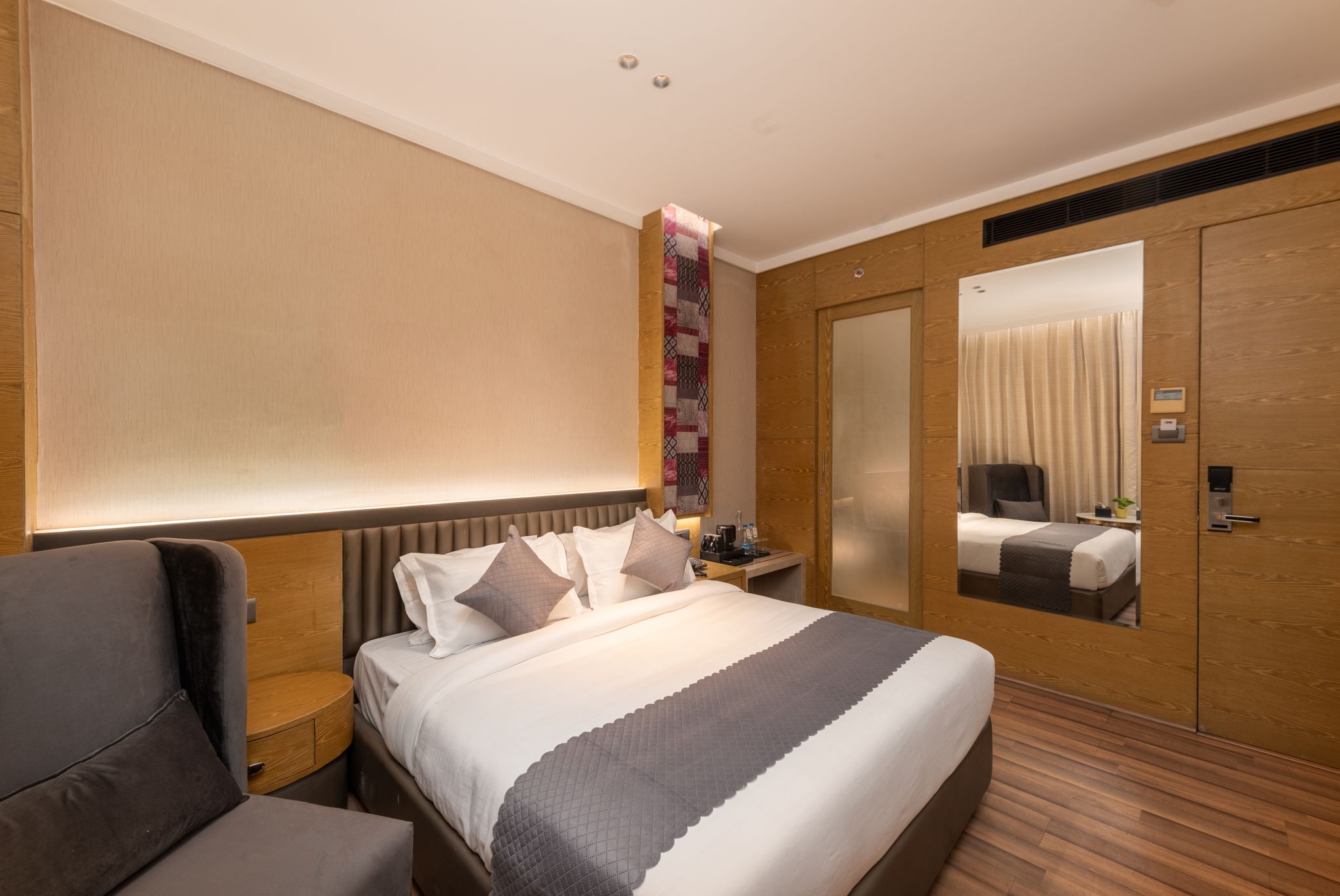 DLS Hotels Amritsar (200 Steps to The Golden Temple) Deluxe Room 2