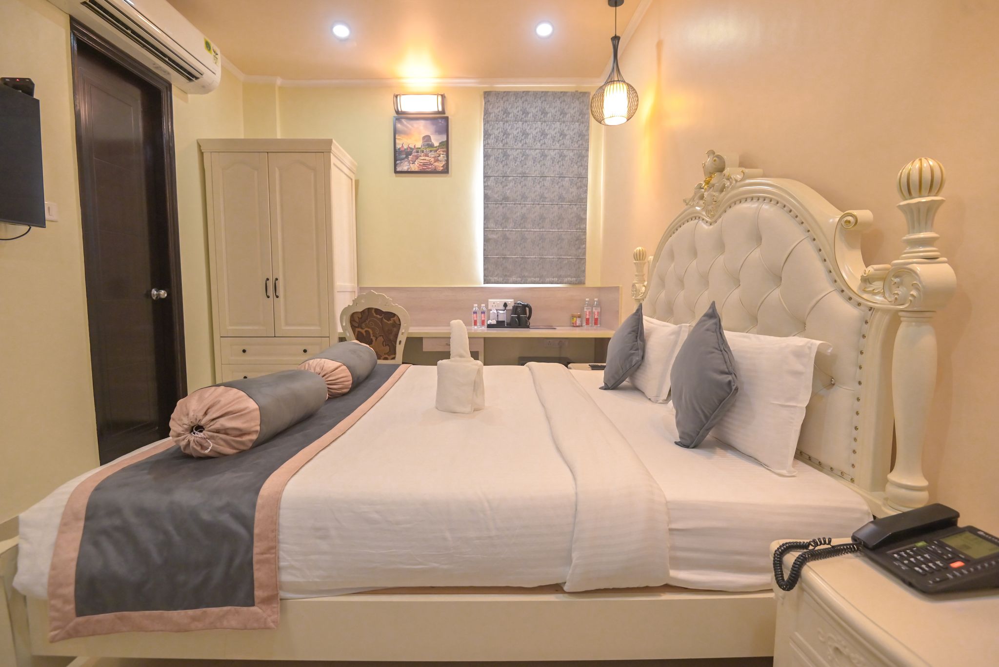 Shree Ganesha Palace Premium Deluxe Room 10