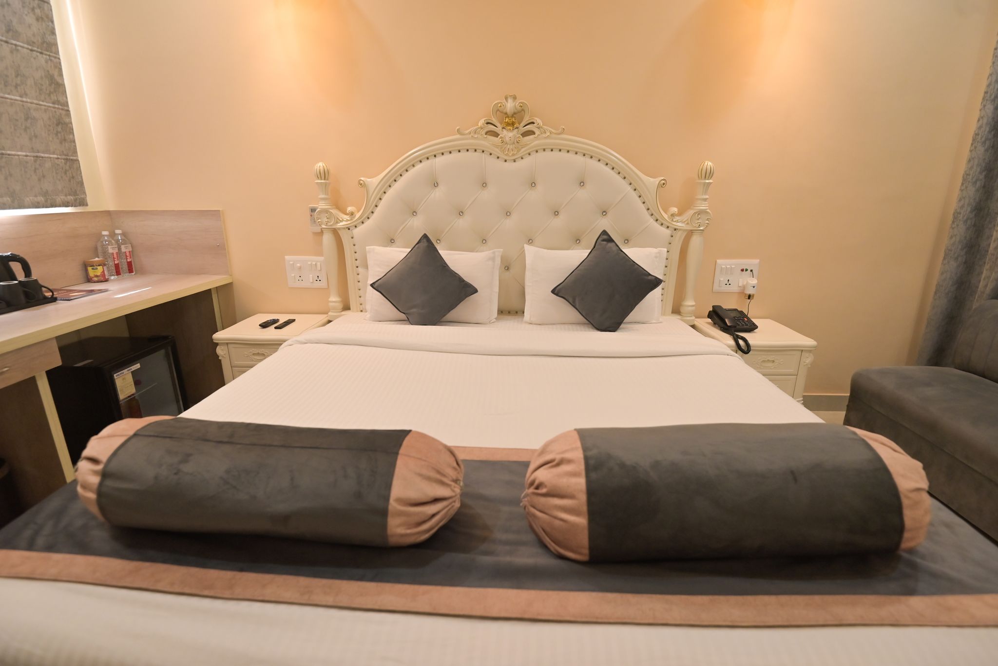 Shree Ganesha Palace Premium Deluxe Room 9