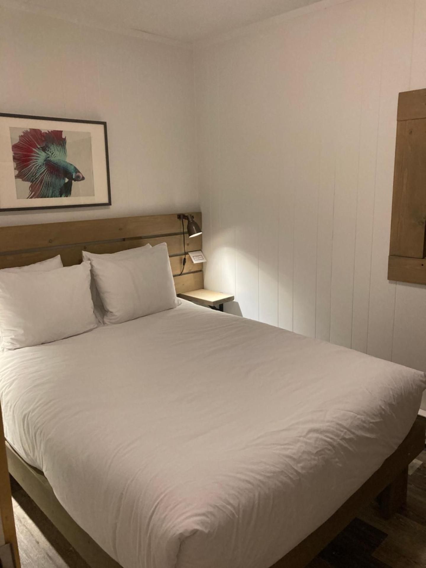 One-Bedroom Suite with Kitchen