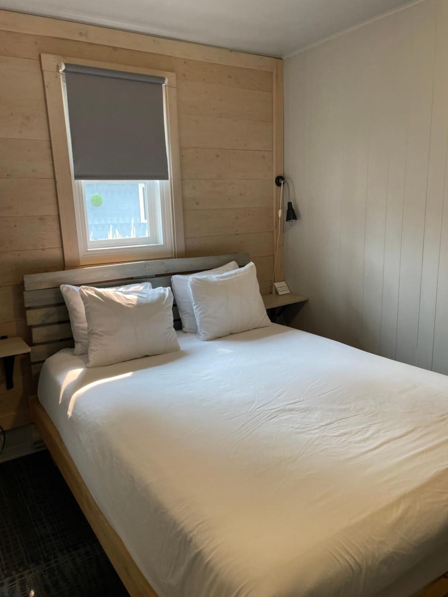 Pinewood Inn One-Bedroom House