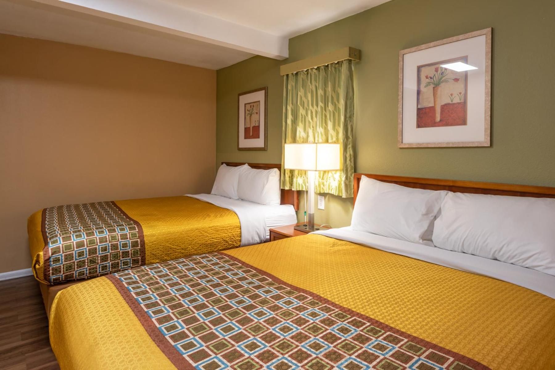 Town Motel Two-Bedroom Apartment 3