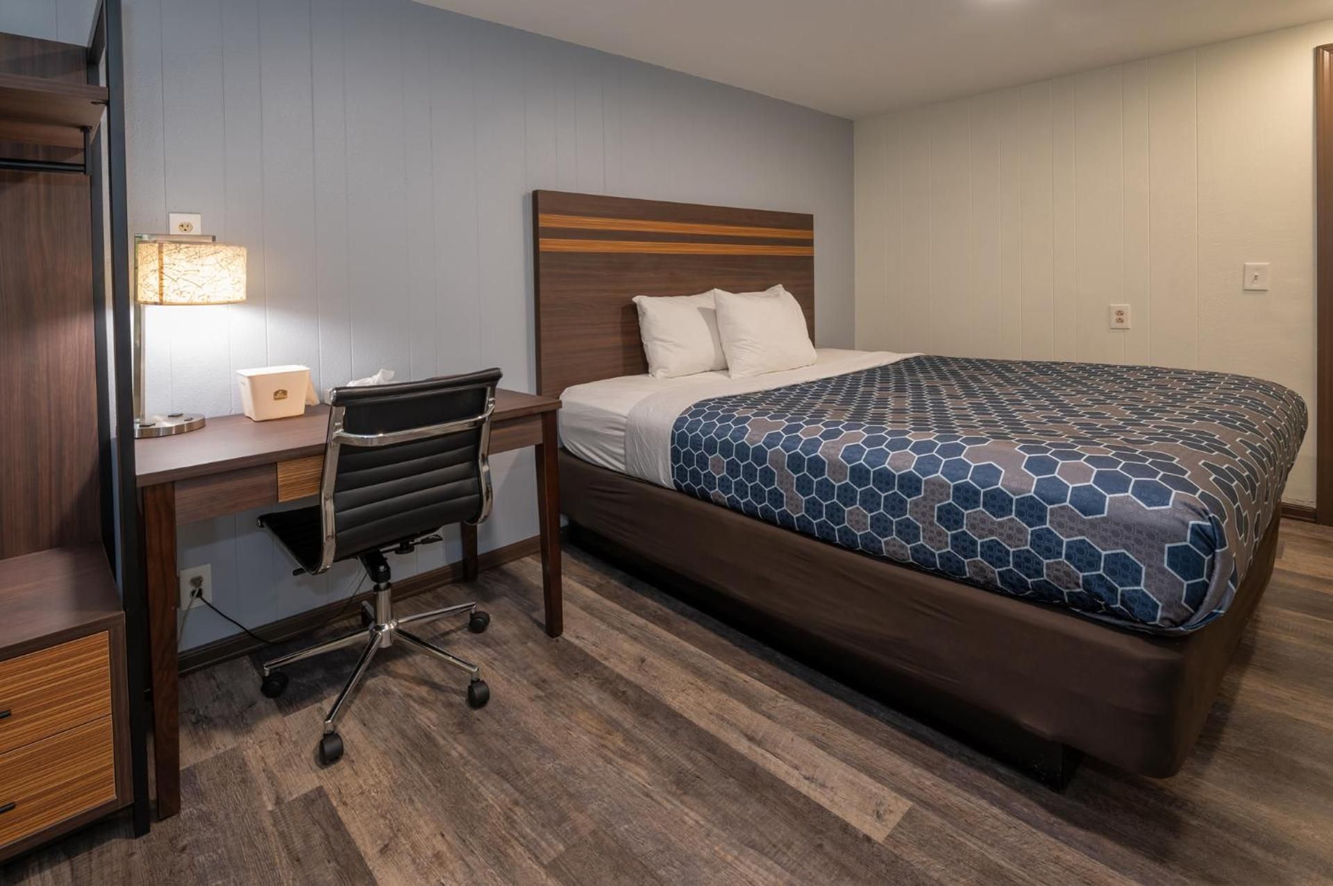 Town Motel Standard King Room