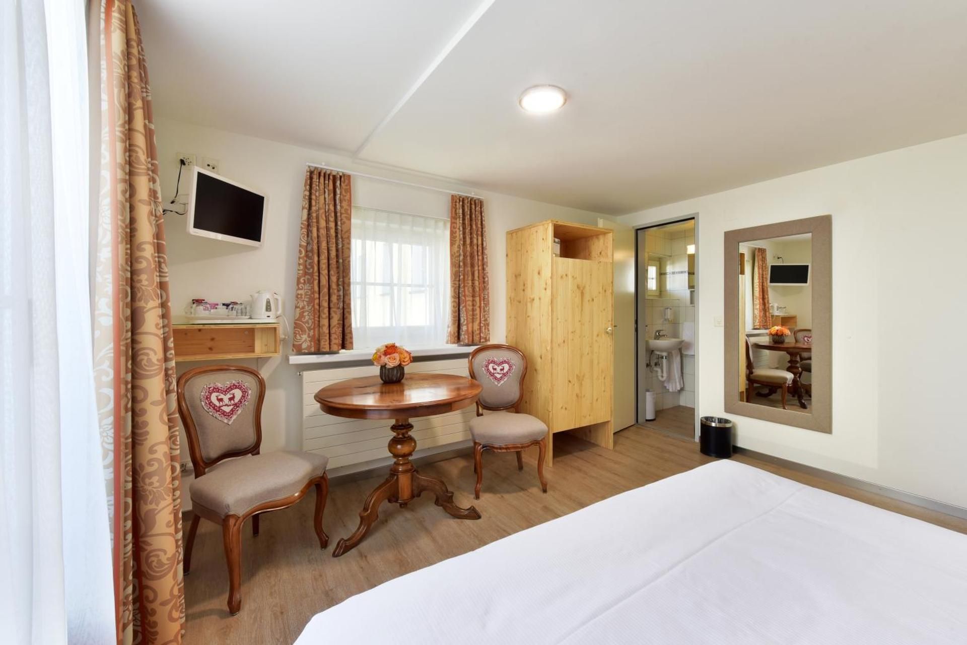 Standard Double Room With Queensize Bed