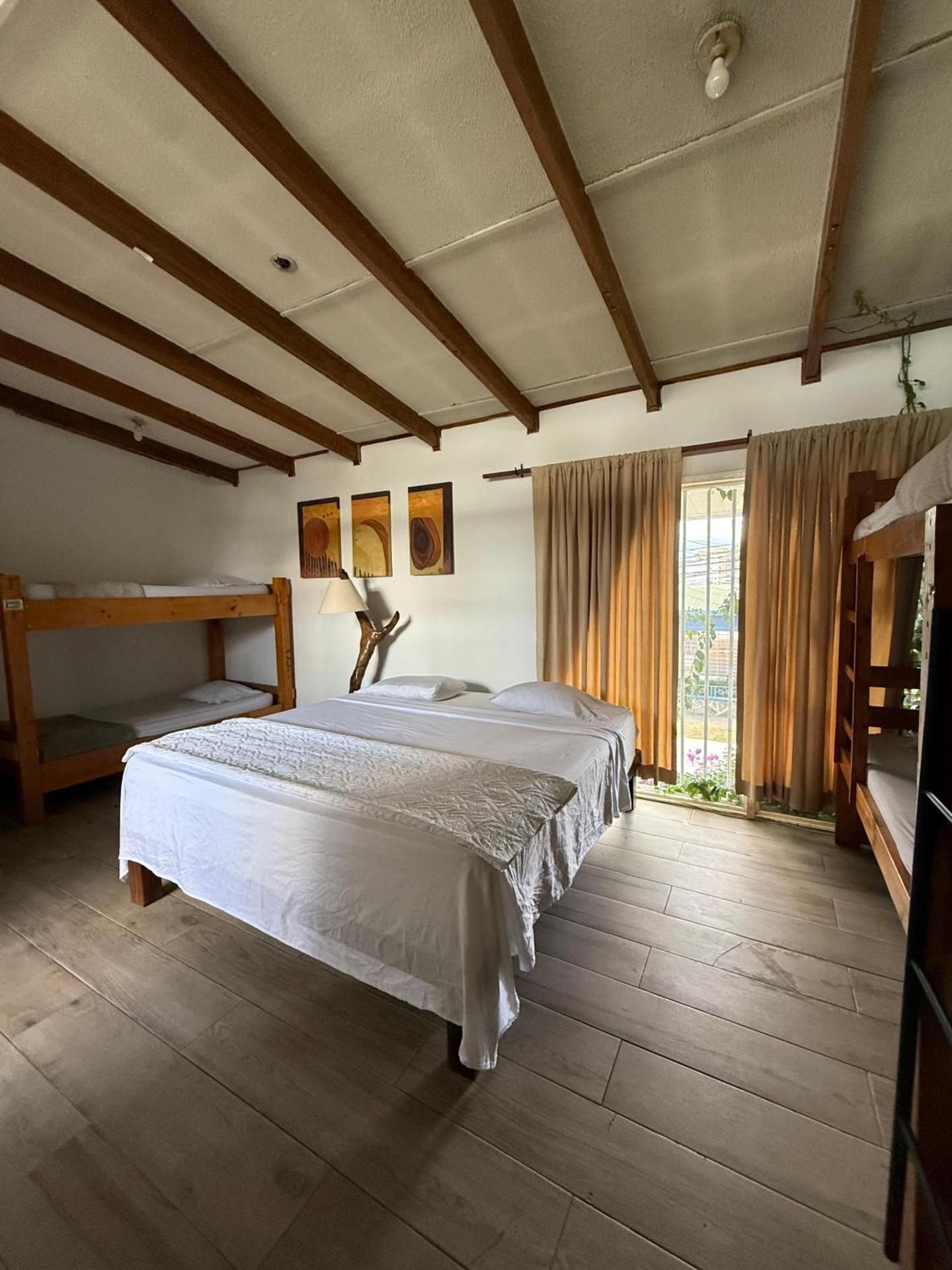 Gaudy's Hostel Family Room 3