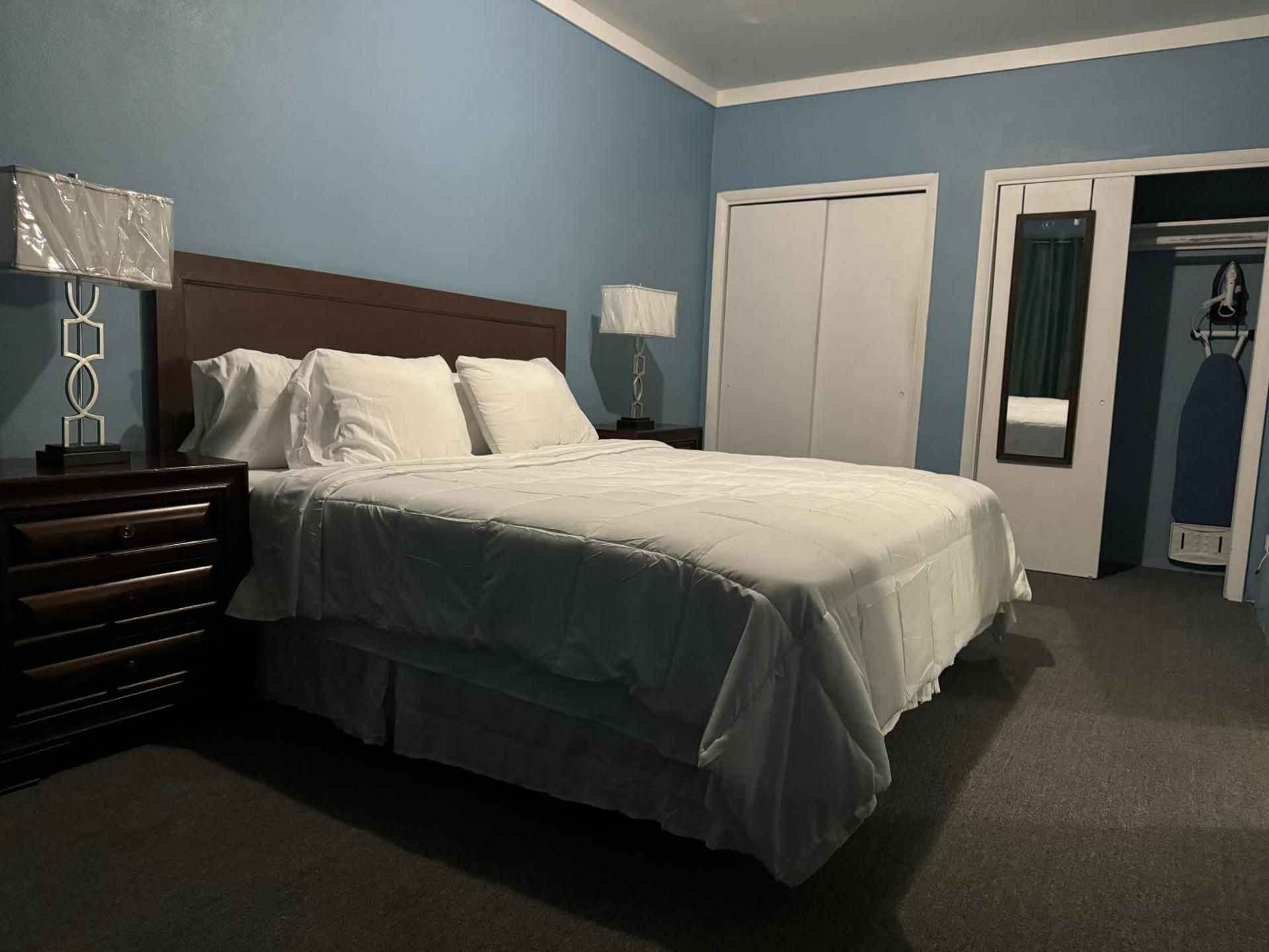 Kozy Bahamas Getaway One-Bedroom Deluxe Apartment