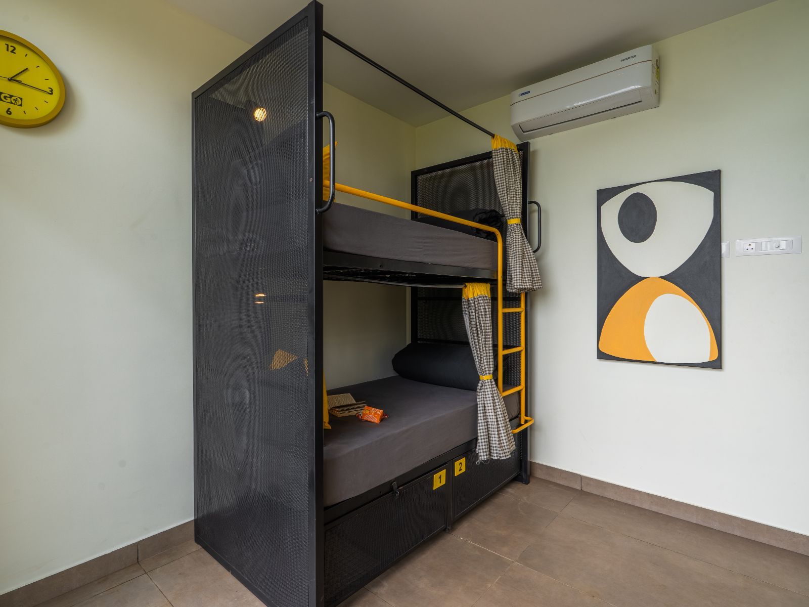 The Hosteller Bam Vagamon Bed in 4 Bed Mixed Dormitory with Garden View 5