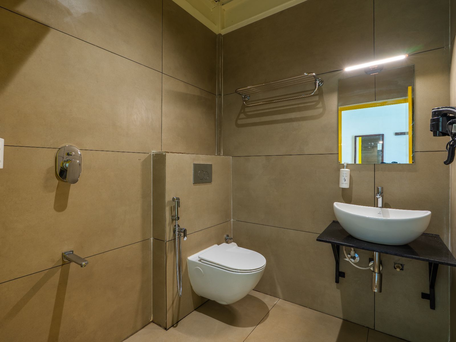 The Hosteller Bam Vagamon Bed in 4 Bed Female Dormitory with Garden View 5