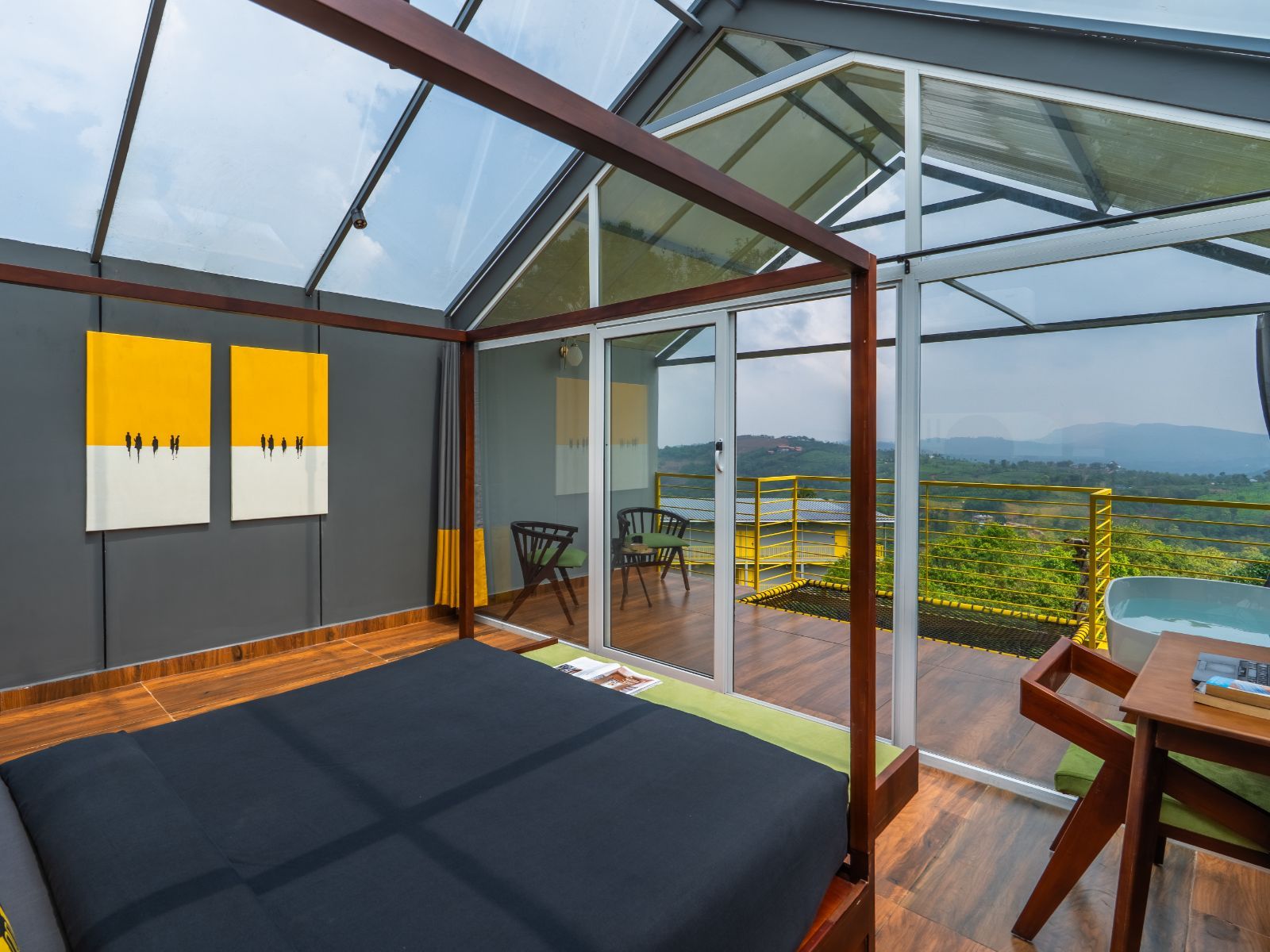 Premium Stargazing Cottage with Glass Roof, Balcony and Bathtub
