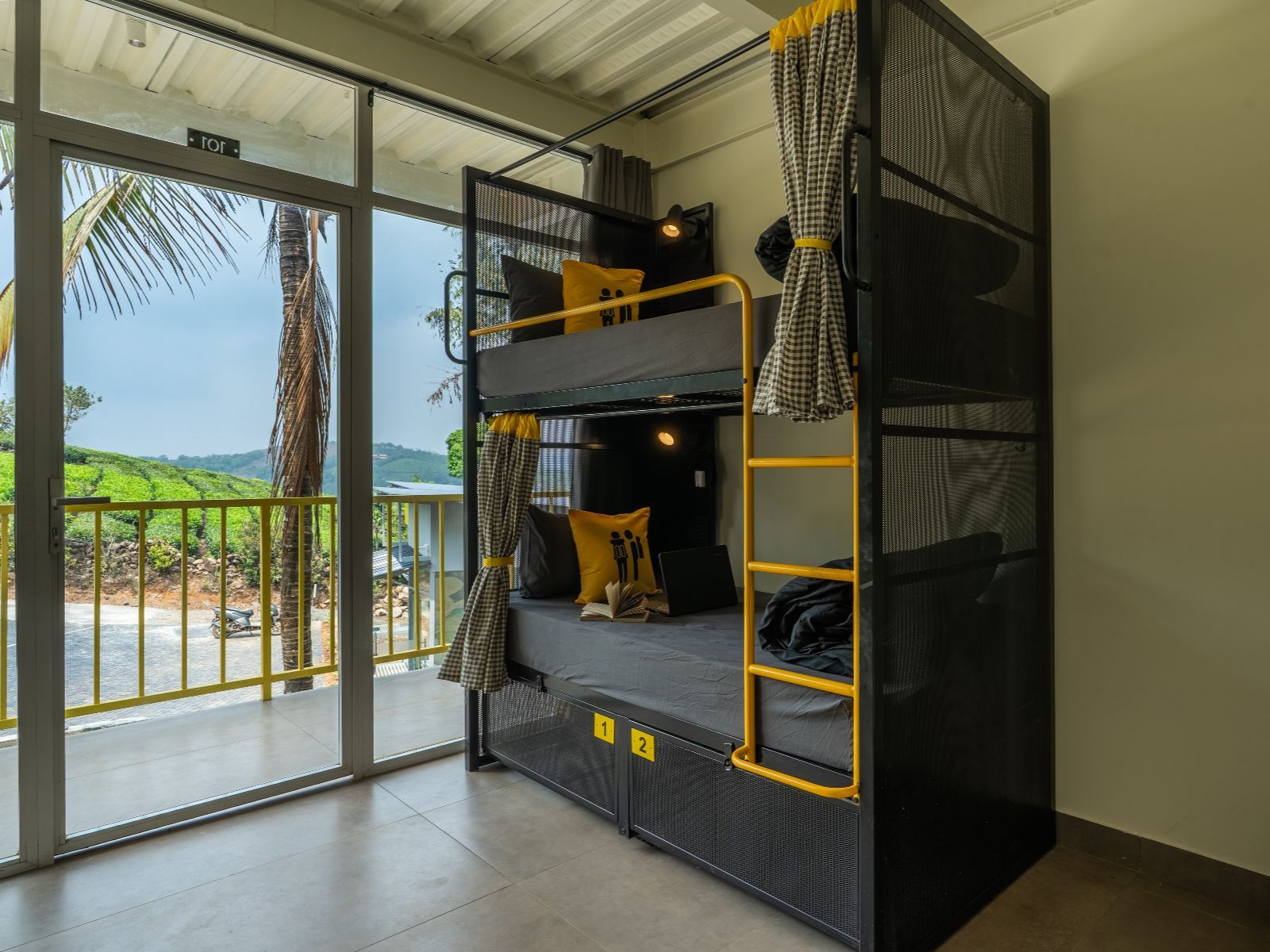 The Hosteller Bam Vagamon Bed in 4 Bed Female Dormitory with Garden View 4