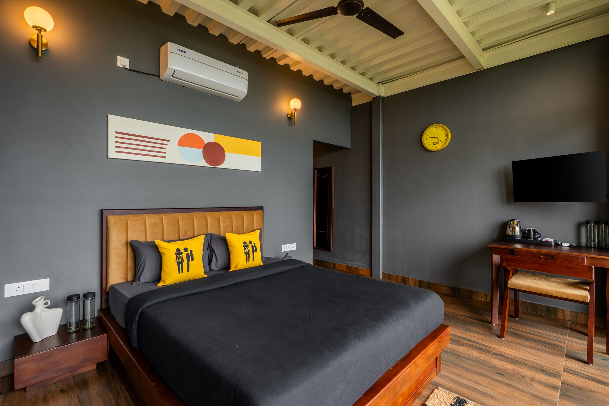 Deluxe Double Room with Balcony and Bathtub