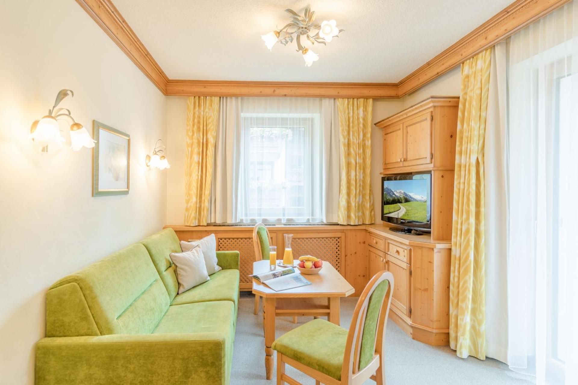 Hotel Pension Sonnleiten Family Room with Shower 3