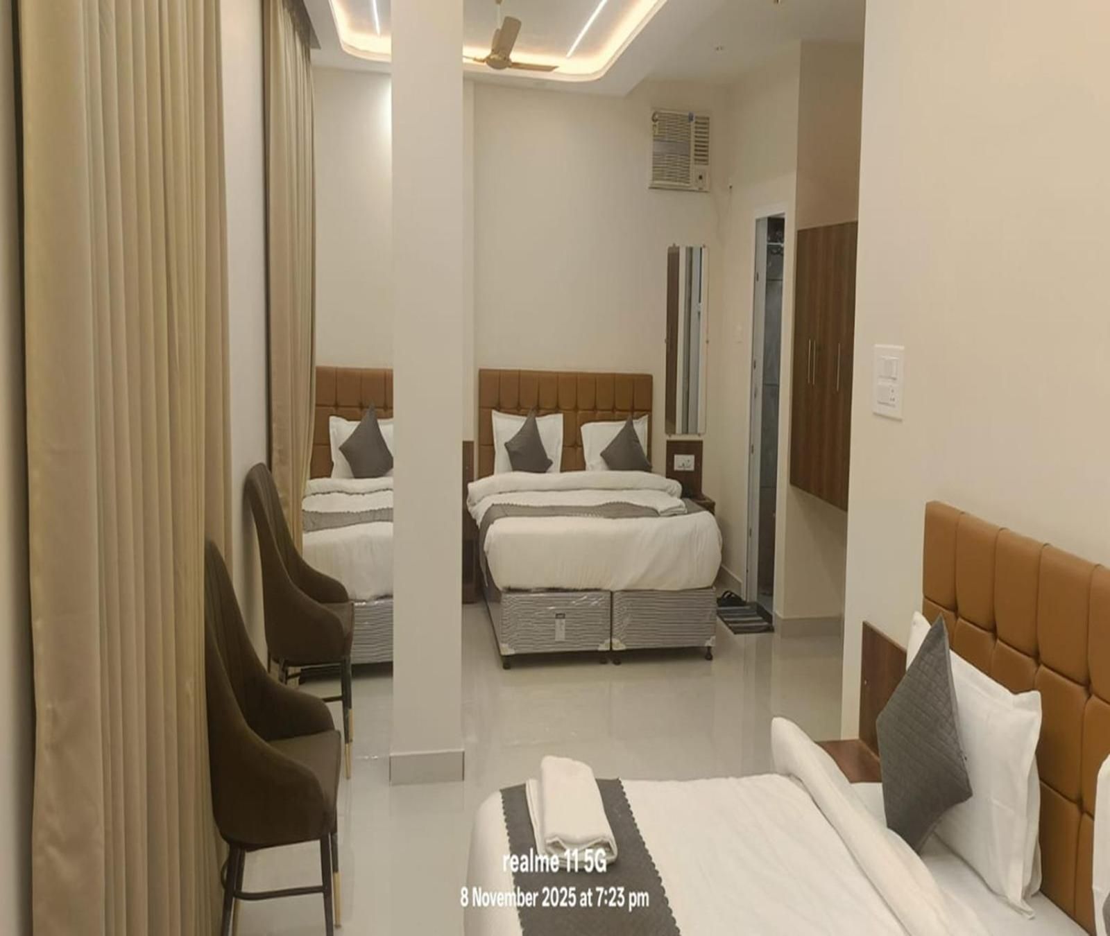 Sarvagya Inn Maharaja Family Suite 2