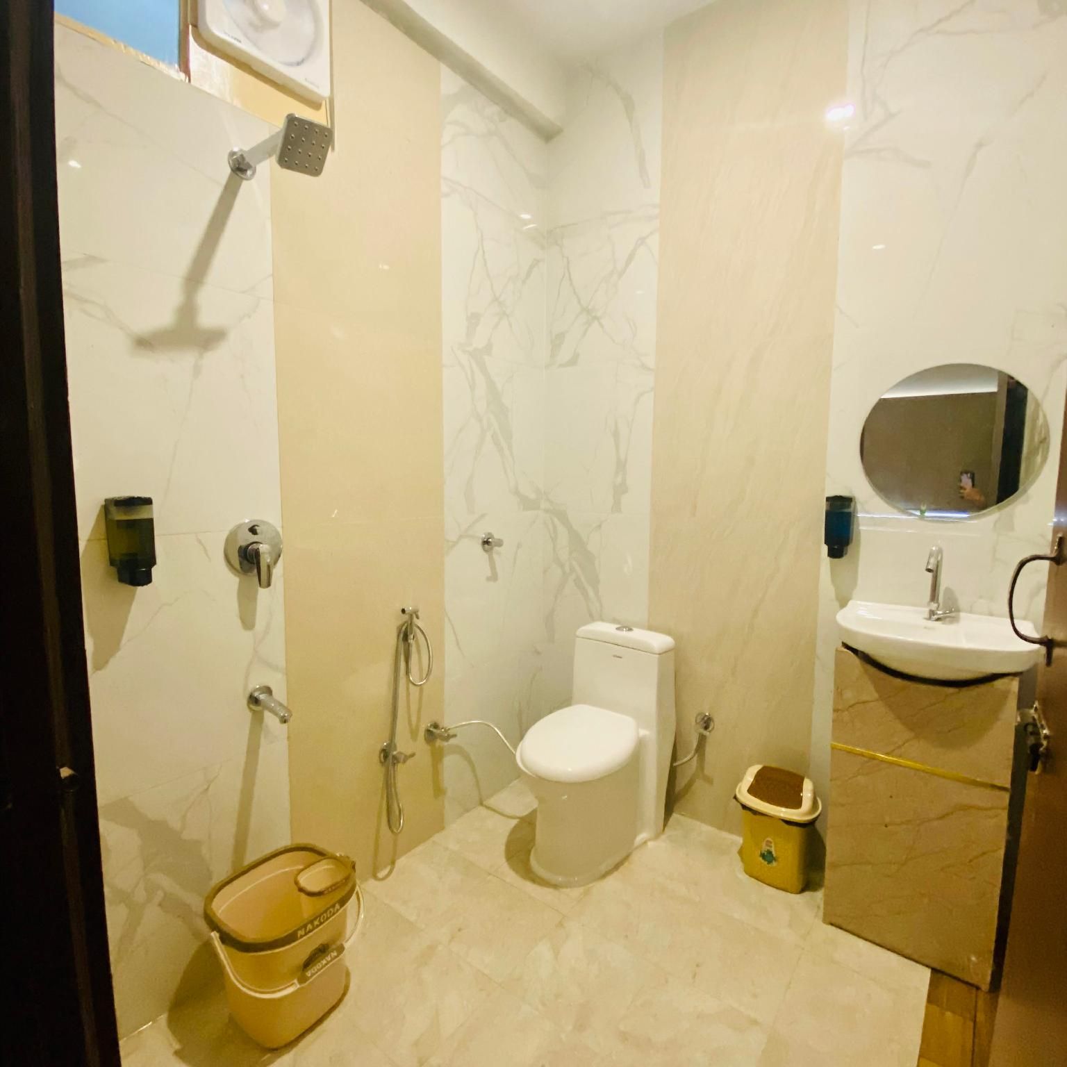 Golden Lotus Varanasi Executive Suite 2