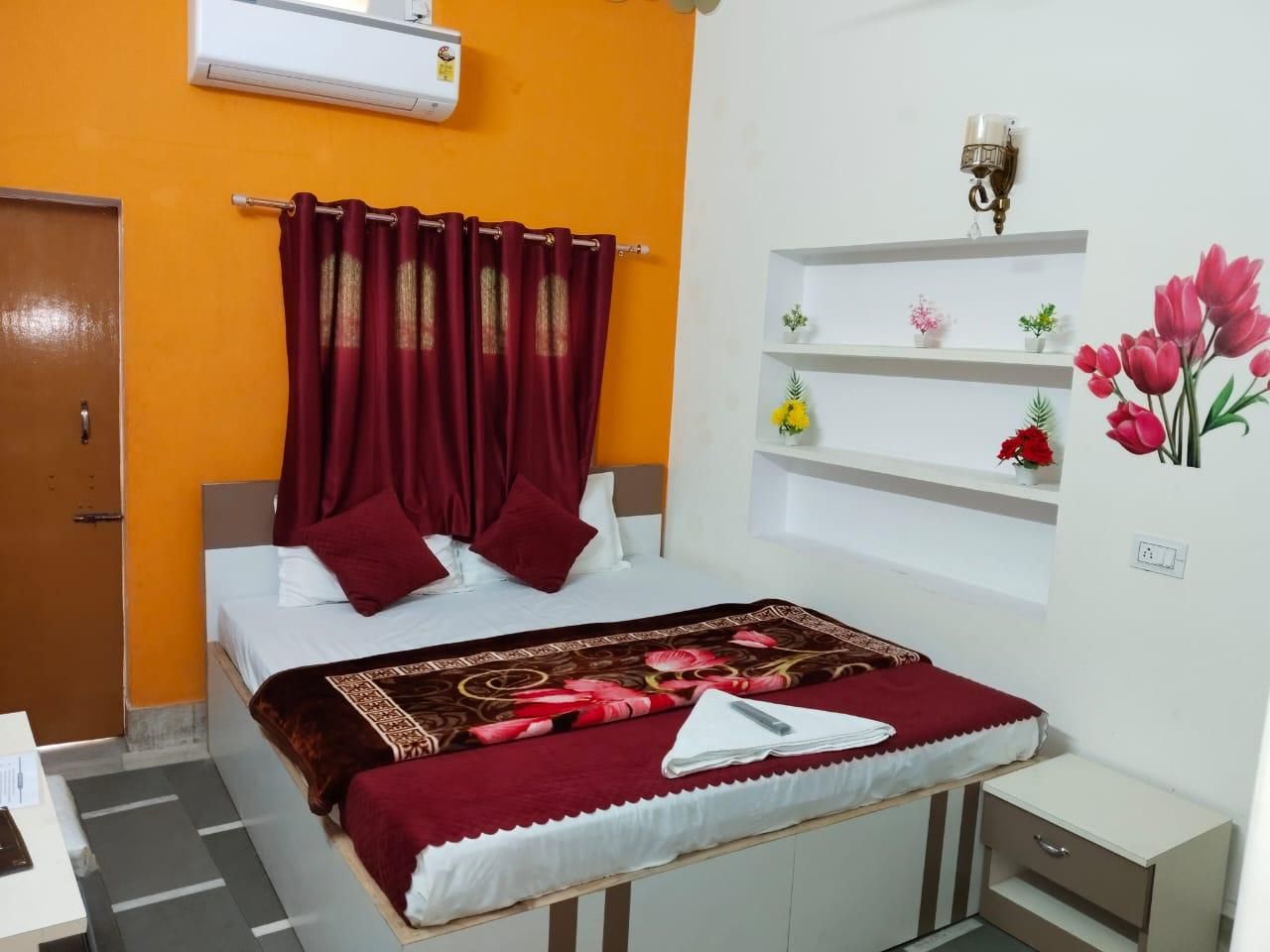 Rudra Guest House Balcony Room 3