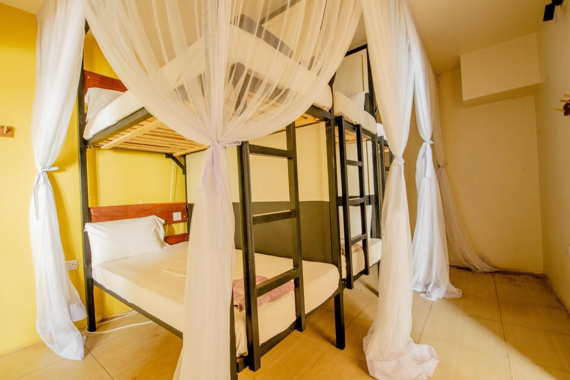 Bed in 10-Bed Mixed Dormitory Room