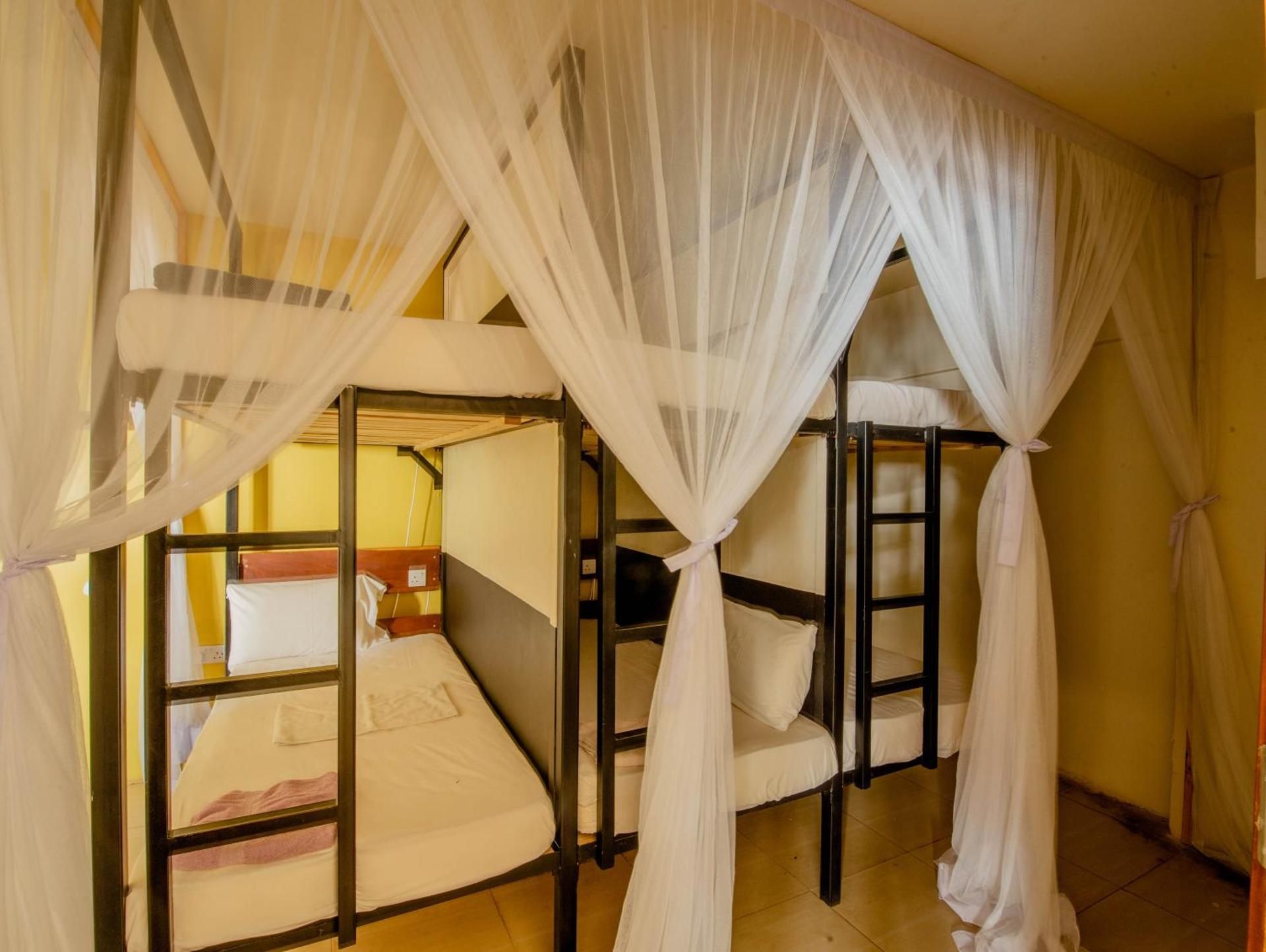 Bed in 10-Bed Mixed Dormitory Room