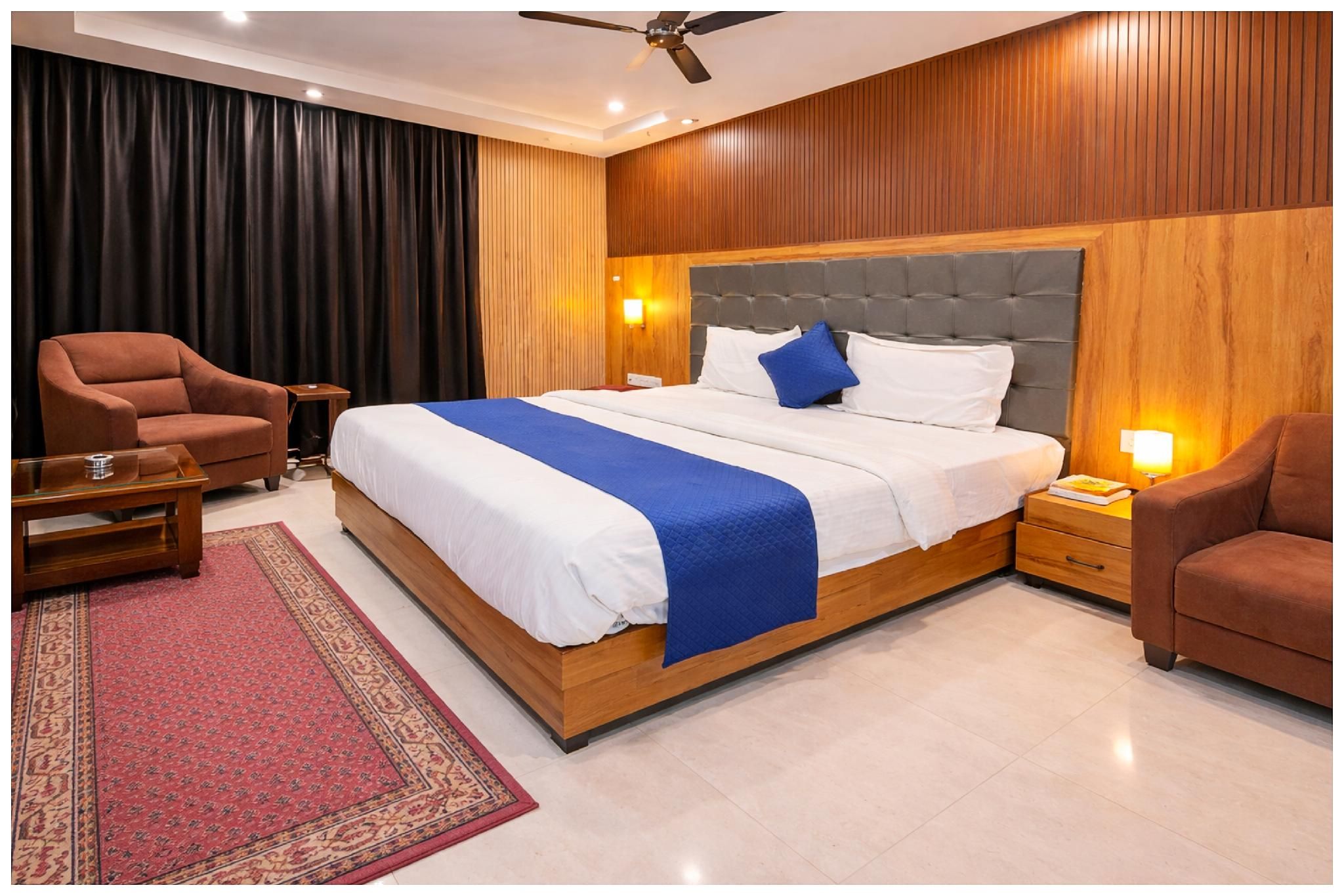 Goroomgo Siddhant Palace Varanasi Deluxe Double Bed AC Room  3