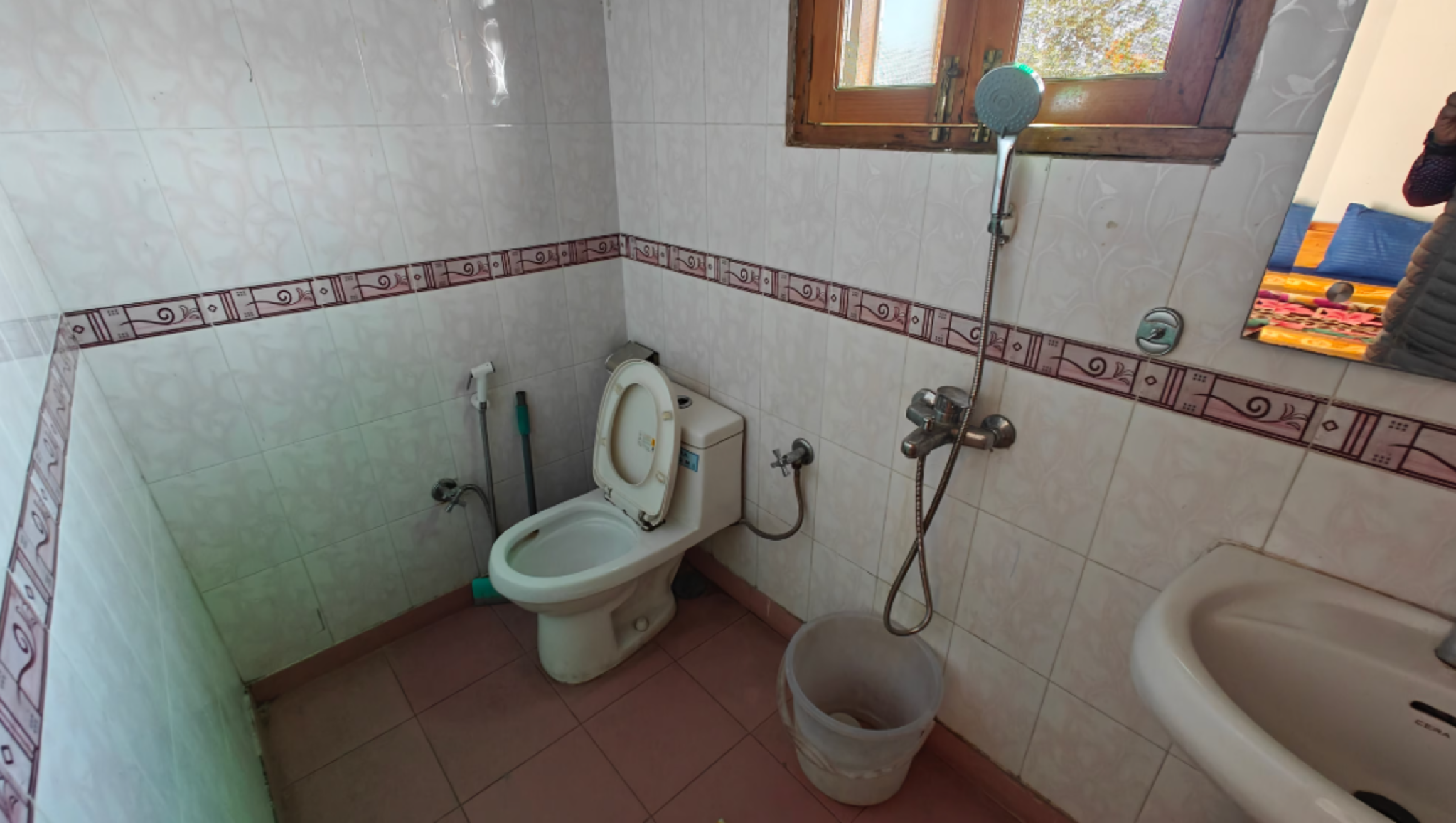 Hotel Winsum Hill Solan Deluxe View Room 3