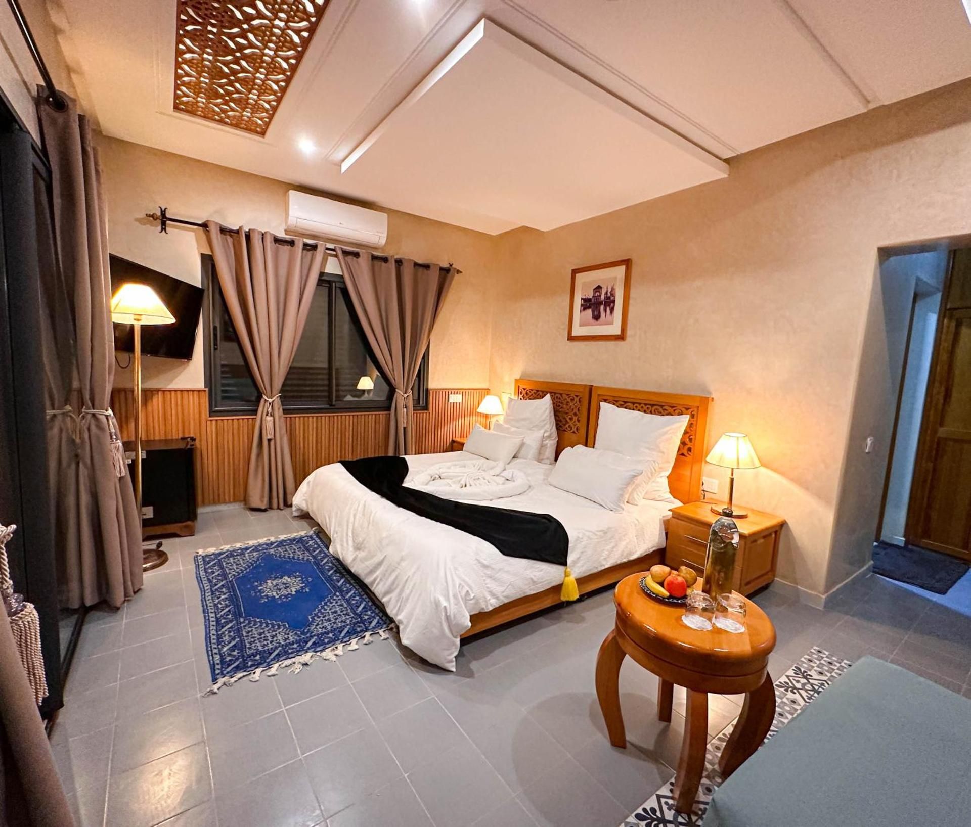 King Suite with Pool View