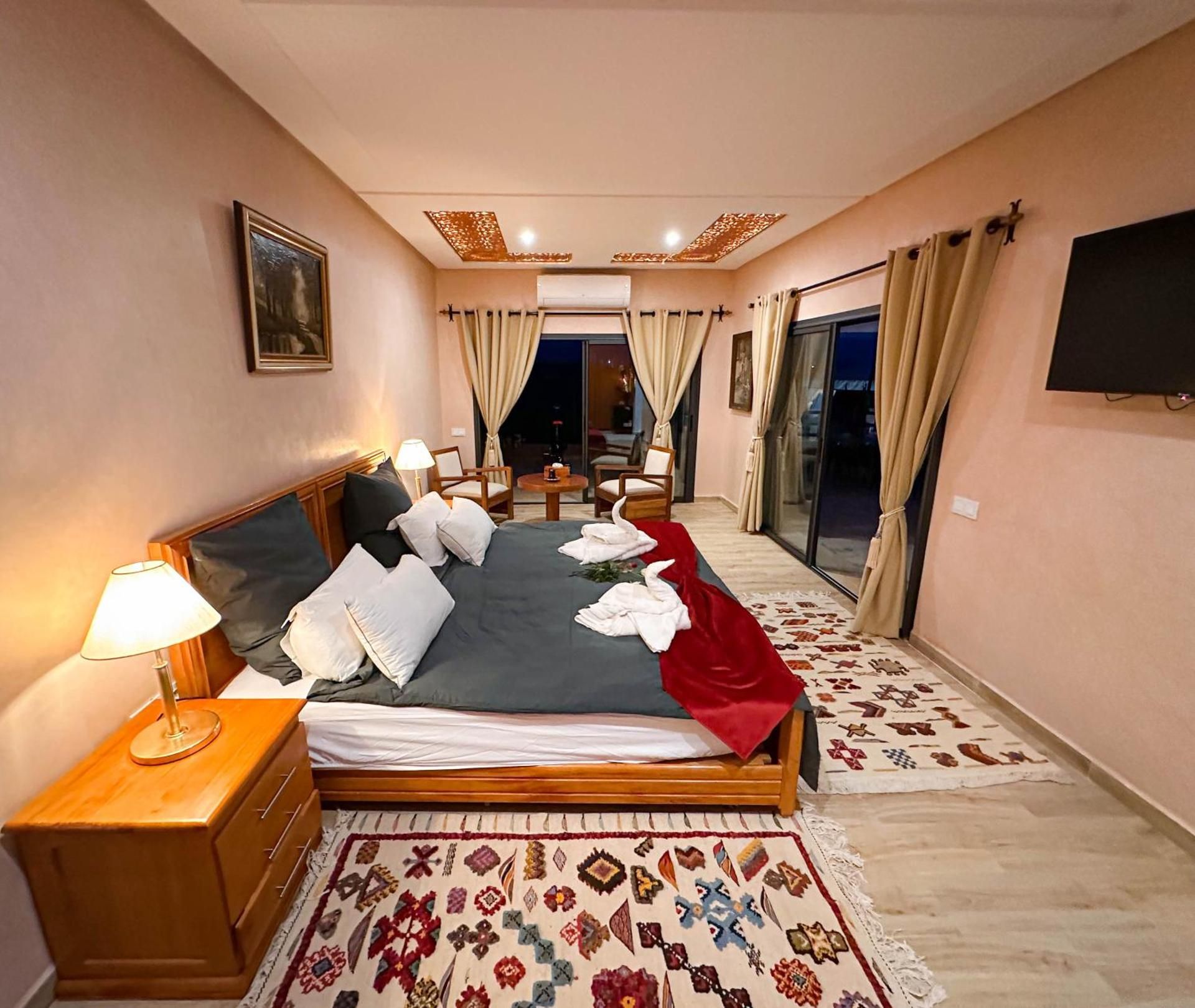 Atlas Front King Suite with Balcony