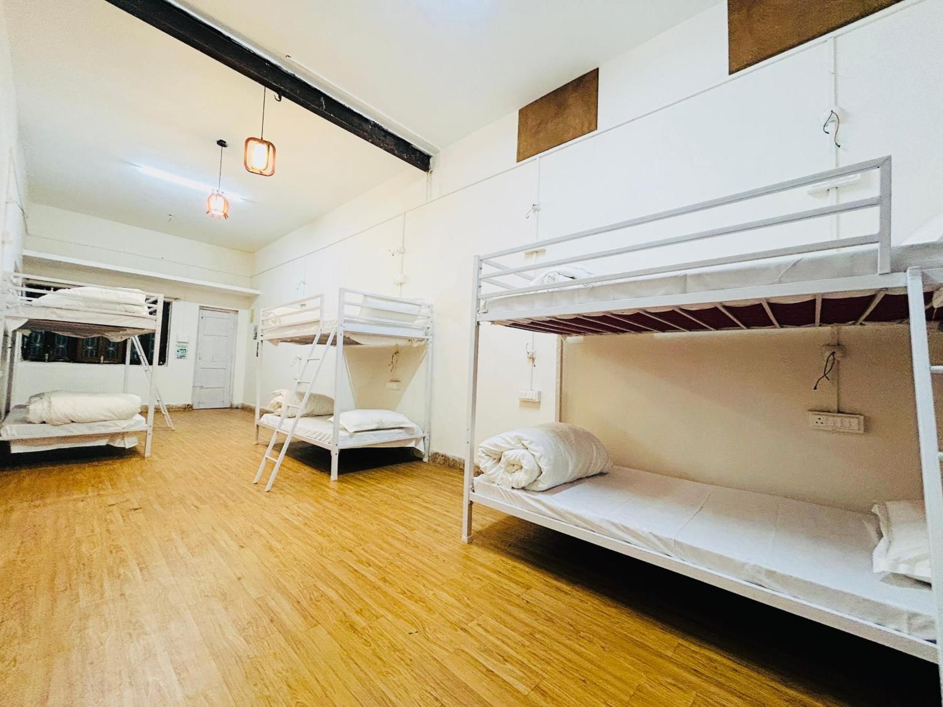 The Grey Stay- Hostel& Hotel Mixed Dormitory - 6 Bunk Beds with Private Door 2