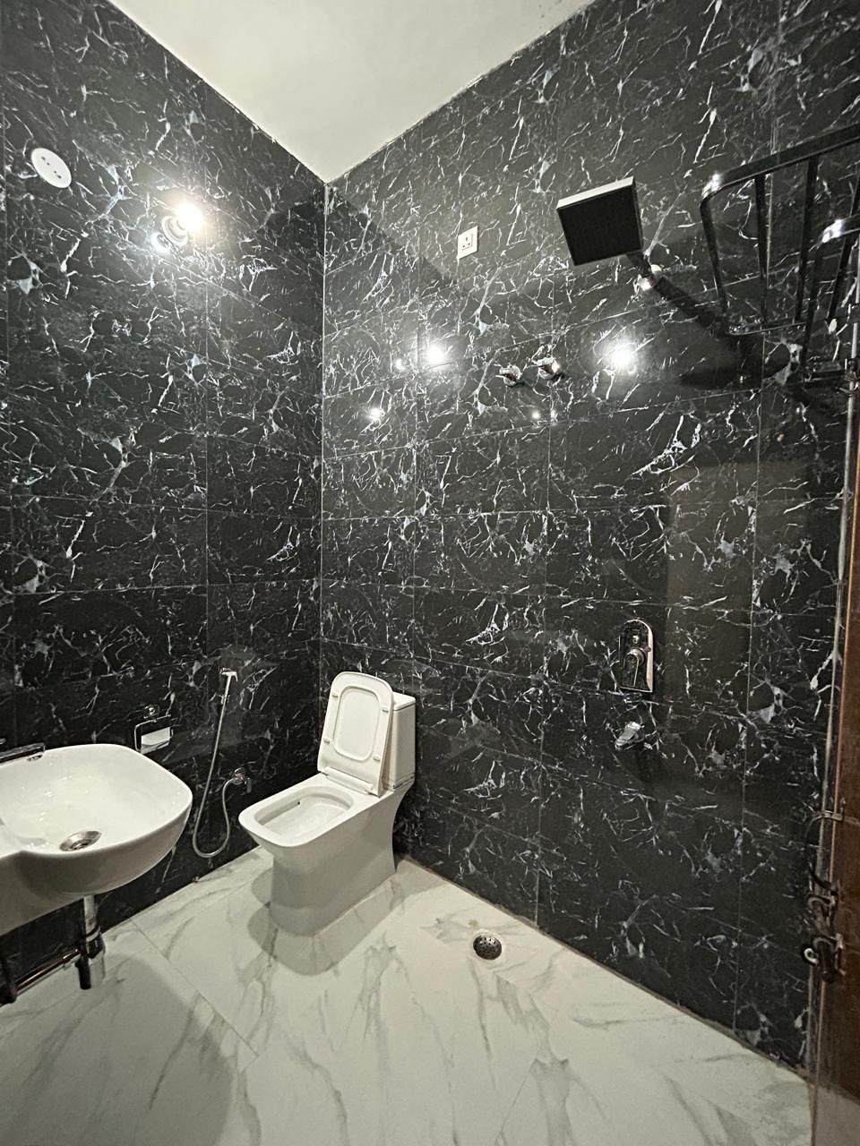 The Grey Stay- Hostel& Hotel Mixed Dormitory - 6 Bunk Beds with Private Door 3