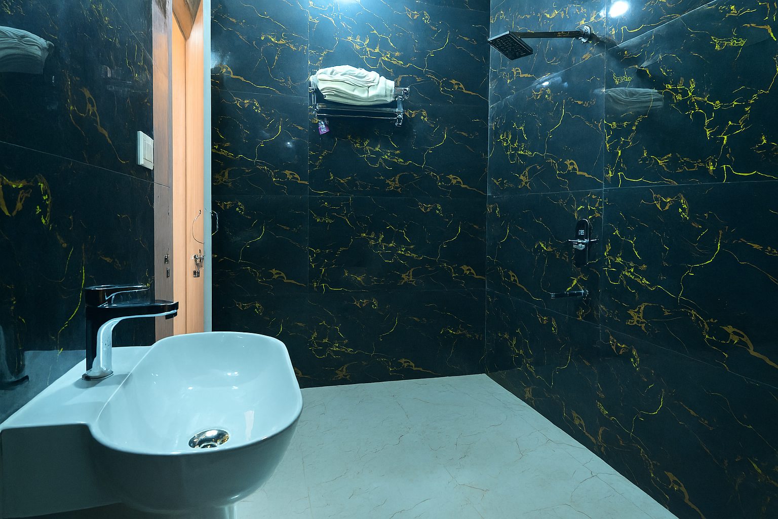 The Grey Stay- Hostel& Hotel Deluxe 3