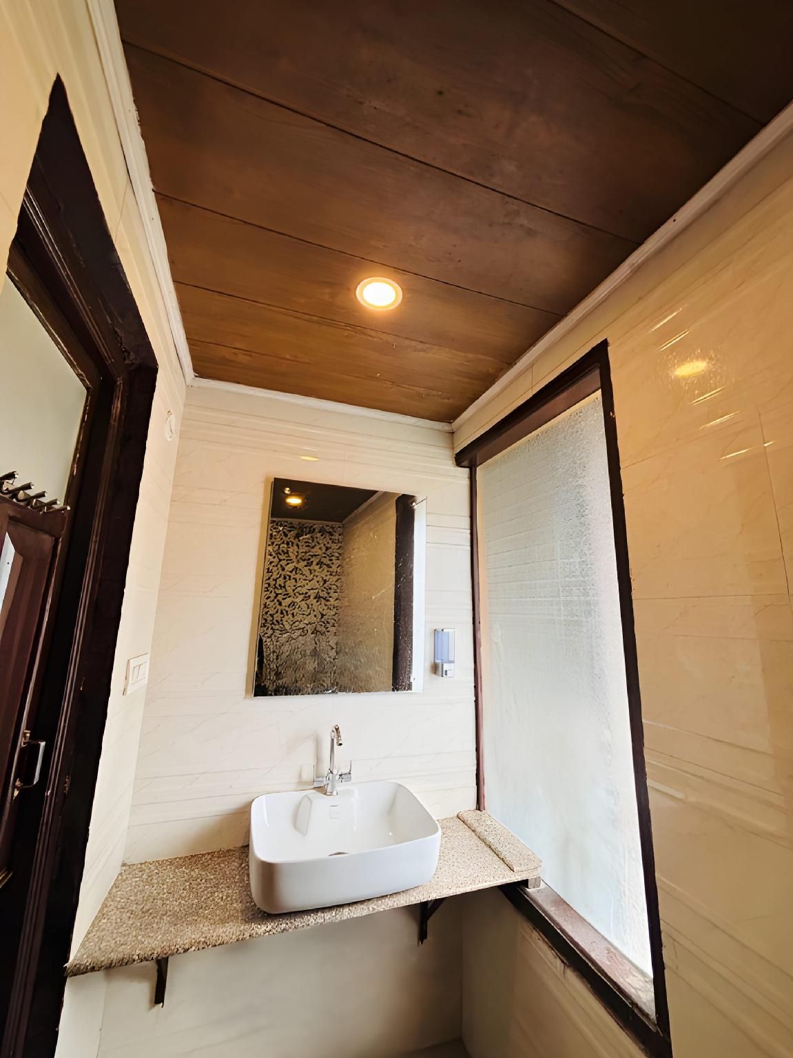 Hotel Lords Grey Deluxe Near The Mall Road Shimla Premium Room 3