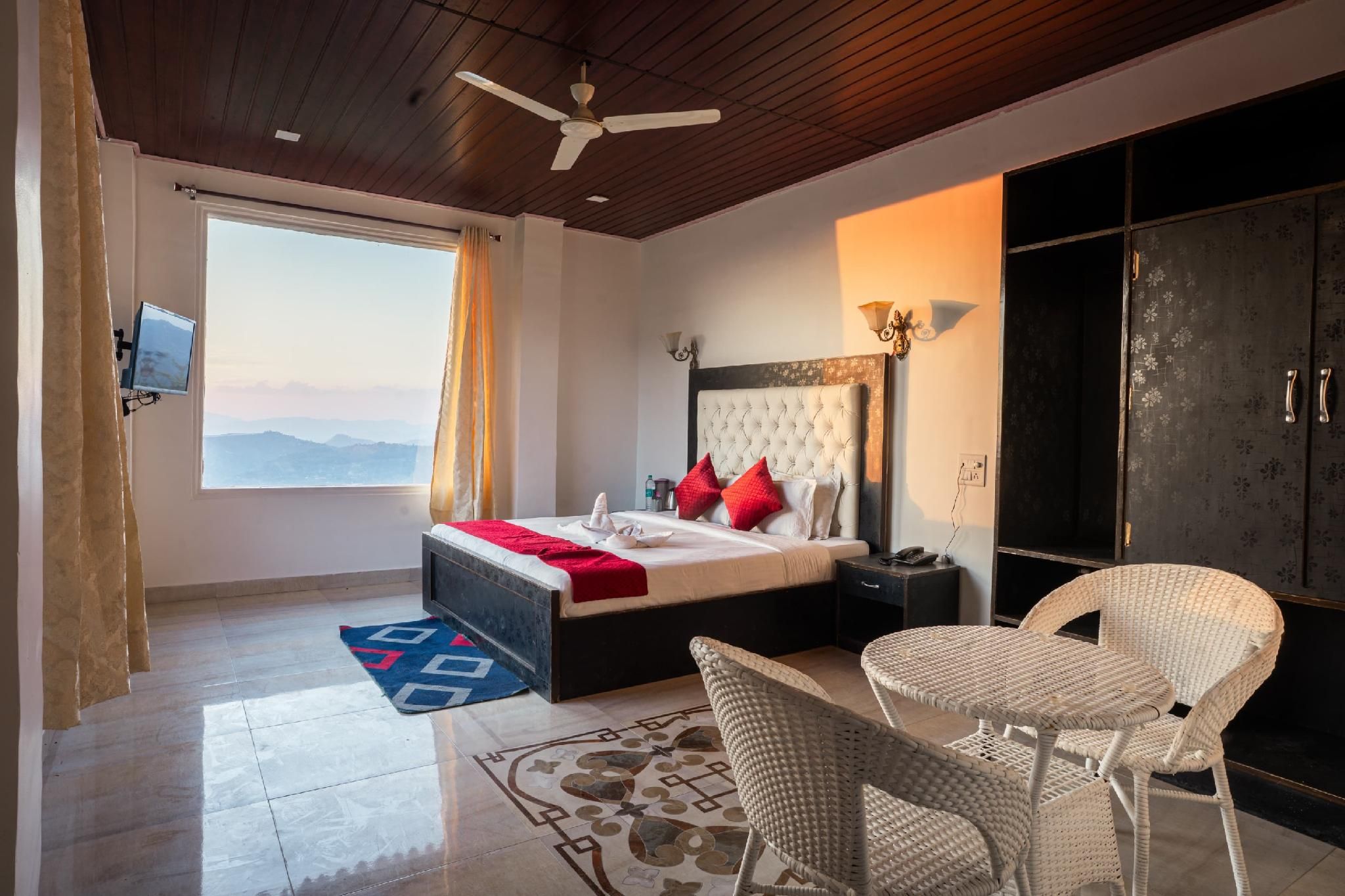 Hotel Vatika Resorts Cottages Shimla Super Deluxe Double Room 2