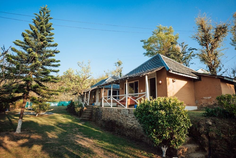 Hotel Vatika Resorts Cottages Shimla