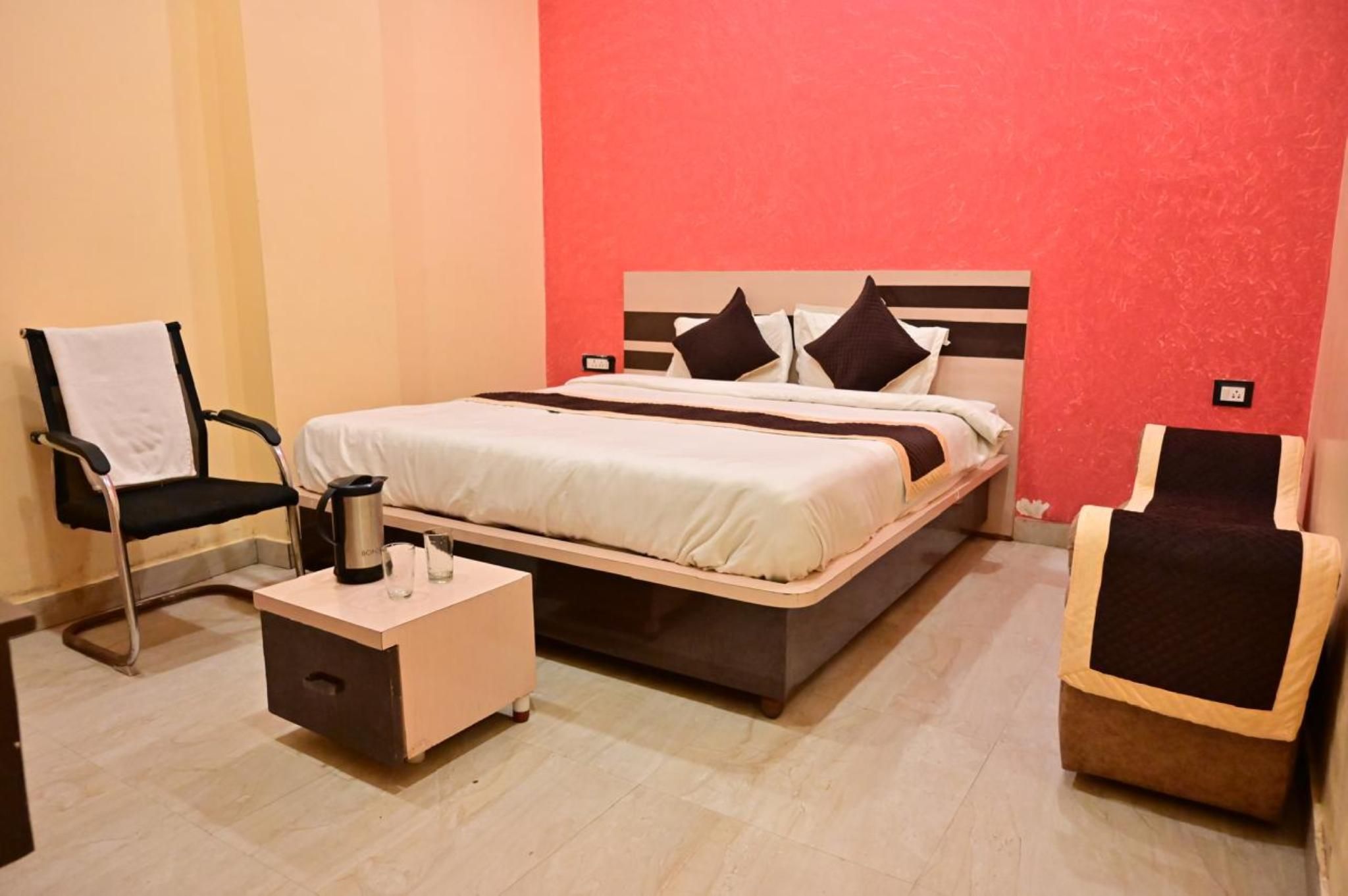 Hotel Siddhi Vinayak Varanasi Deluxe Double Bed AC Room  2
