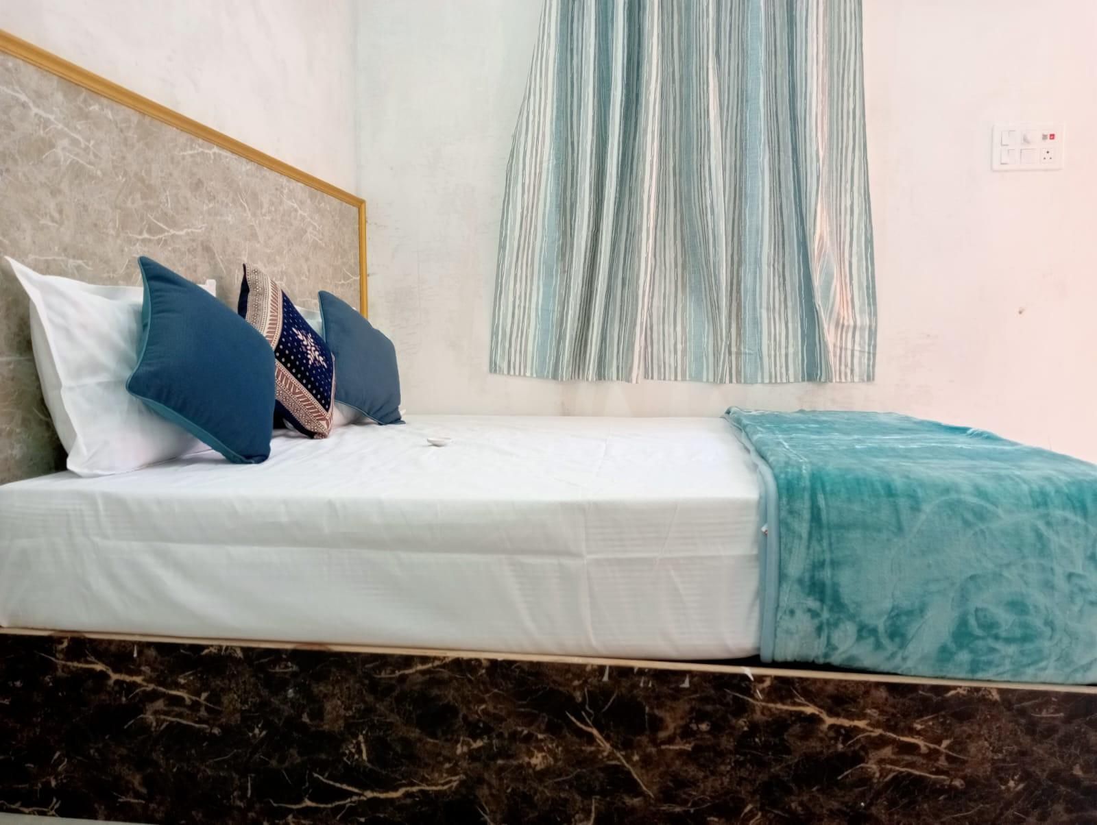 The rainbow residency Guest House Deluxe Double or Twin